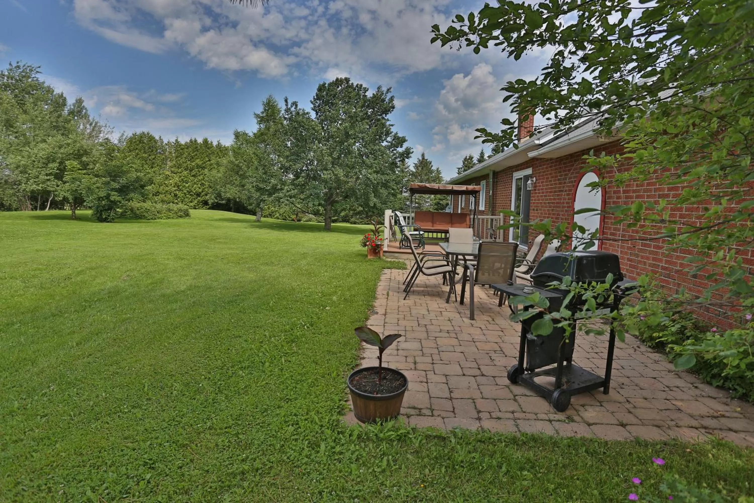 BBQ facilities in Ranch St-Hubert