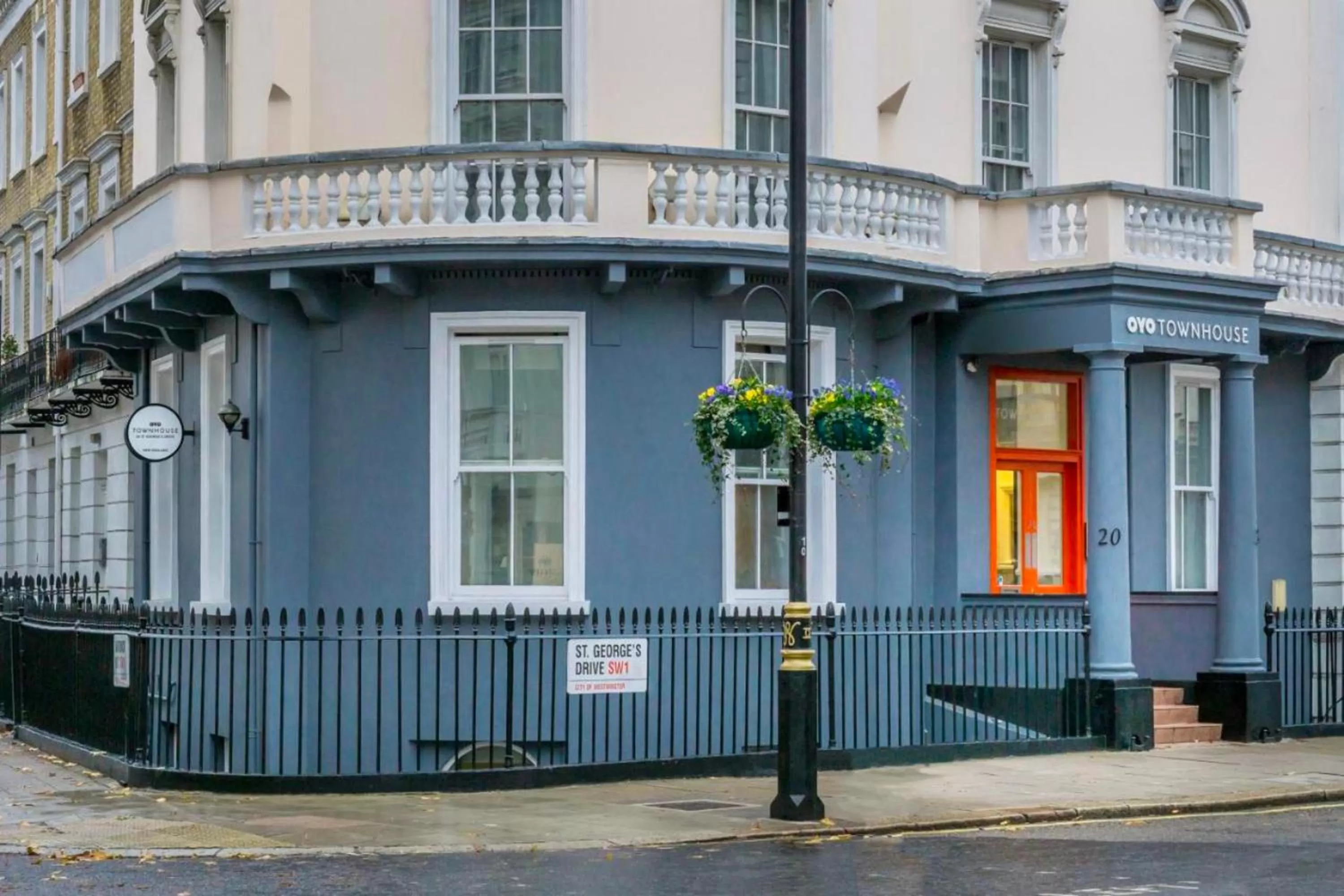 Property building in OYO Townhouse New England, London Victoria