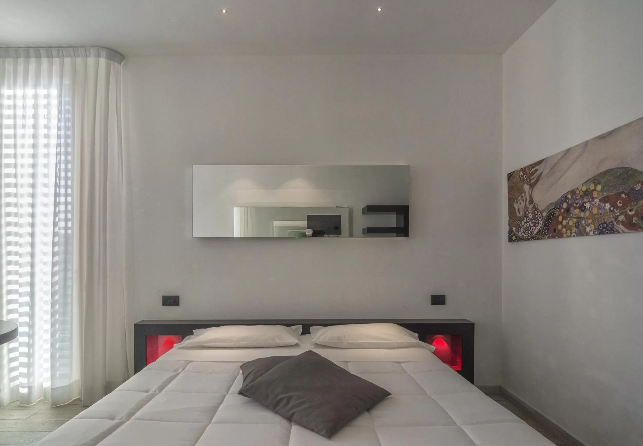 Photo of the whole room, Bed in Blue Shades Hotel