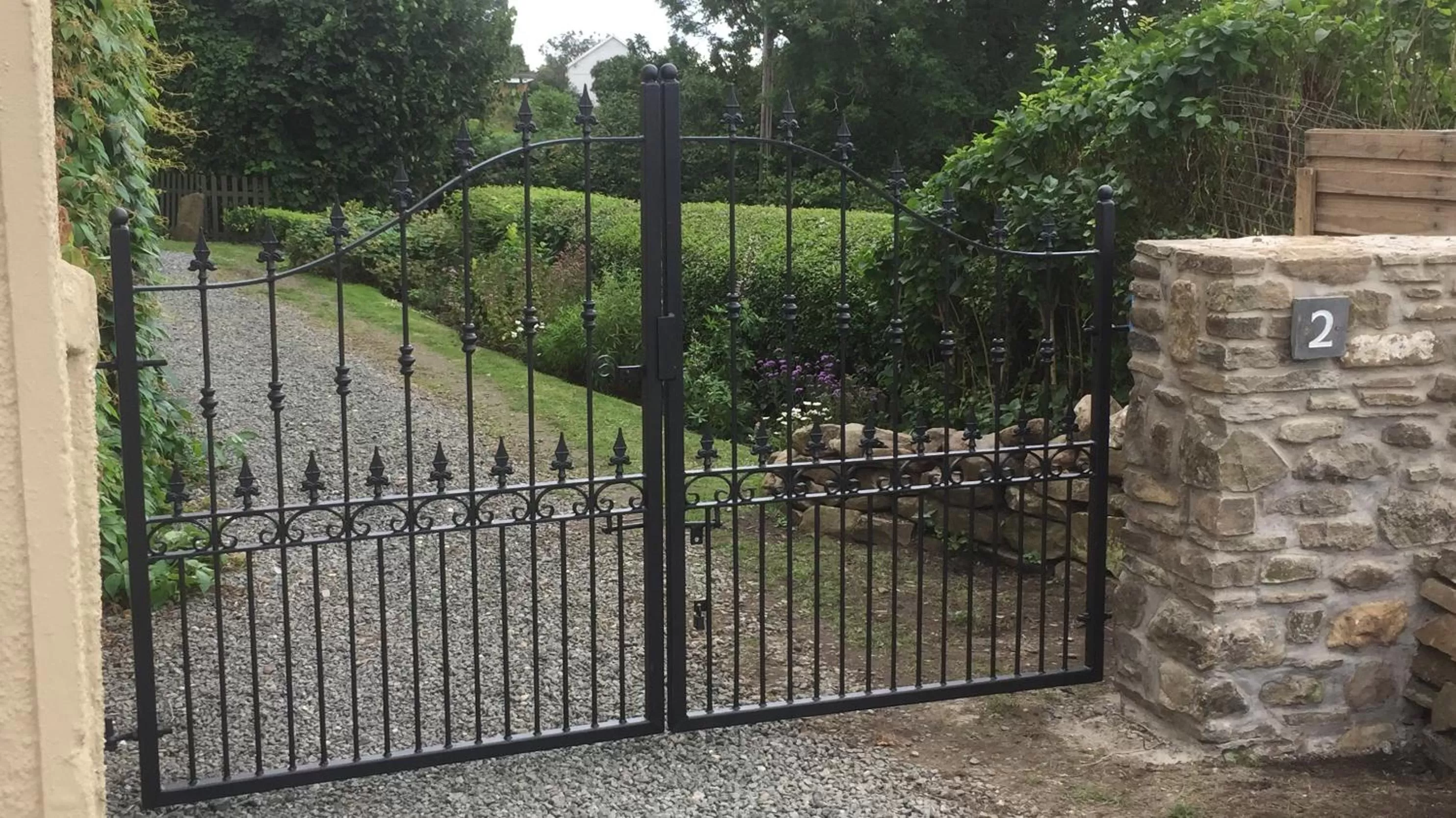 Parking in Efail Y Garn