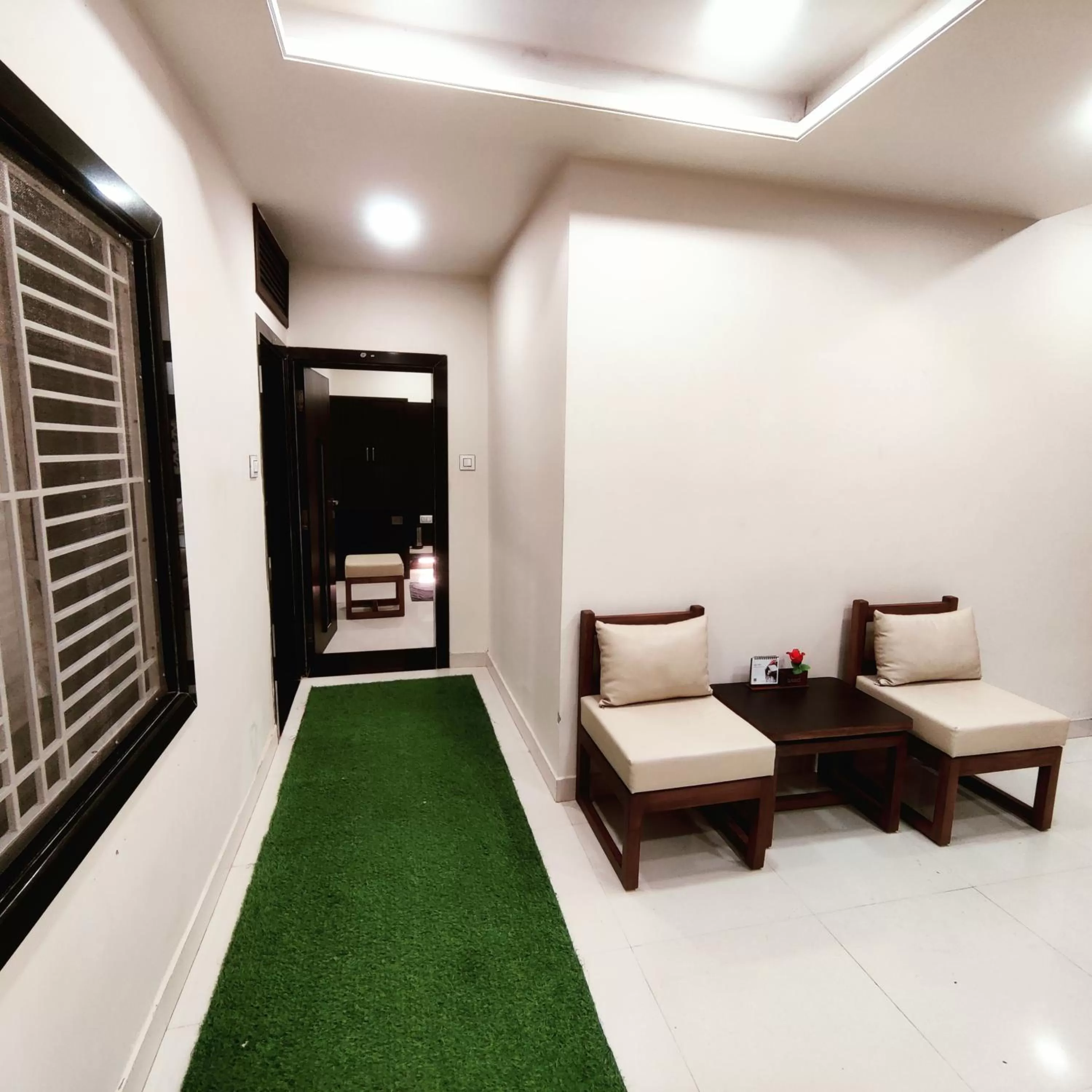 Seating area in Abu Inn, Mount Abu - The Luxury Boutique Stay