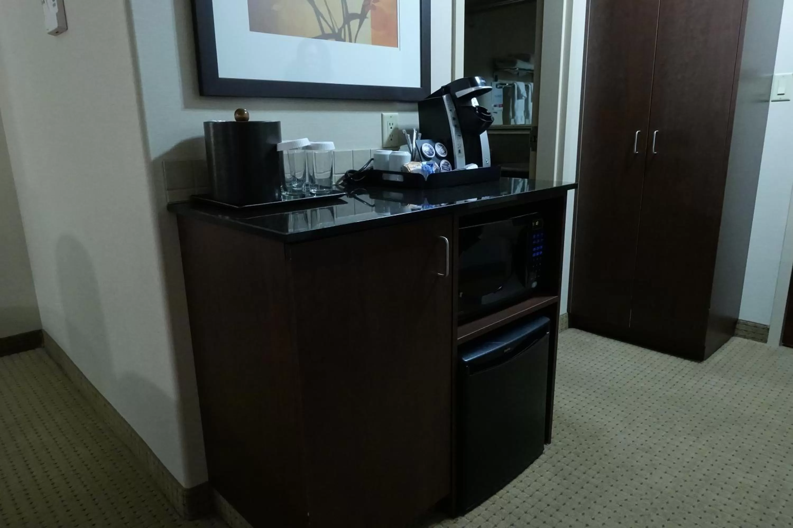 Coffee/tea facilities in Ramada by Wyndham Weyburn