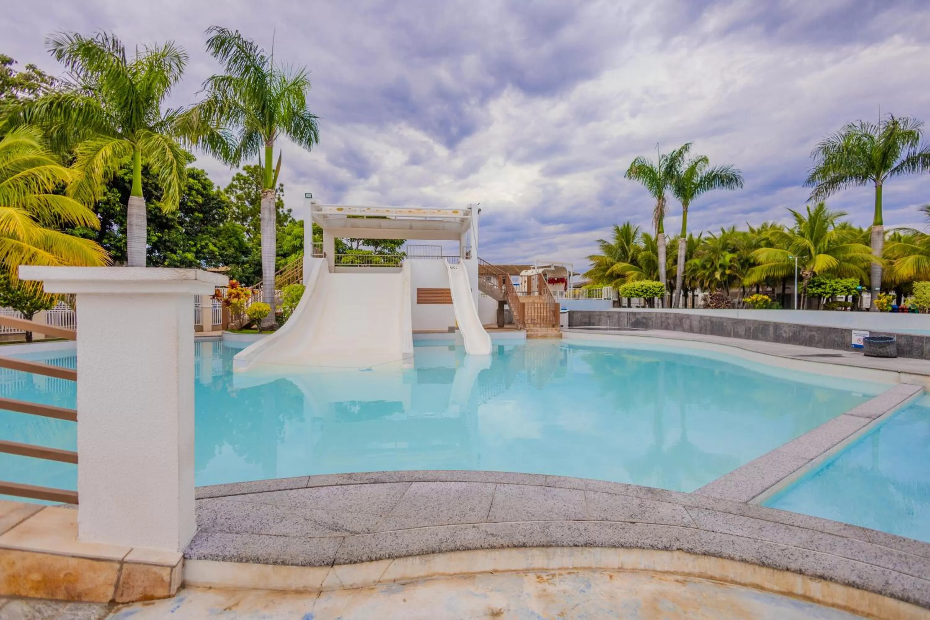 Swimming pool in LACQUA DIROMA III - BVTUR