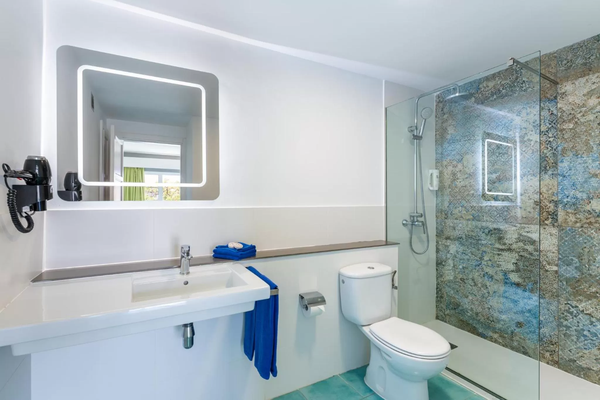 Bathroom in Apartamentos LIVVO Morromar