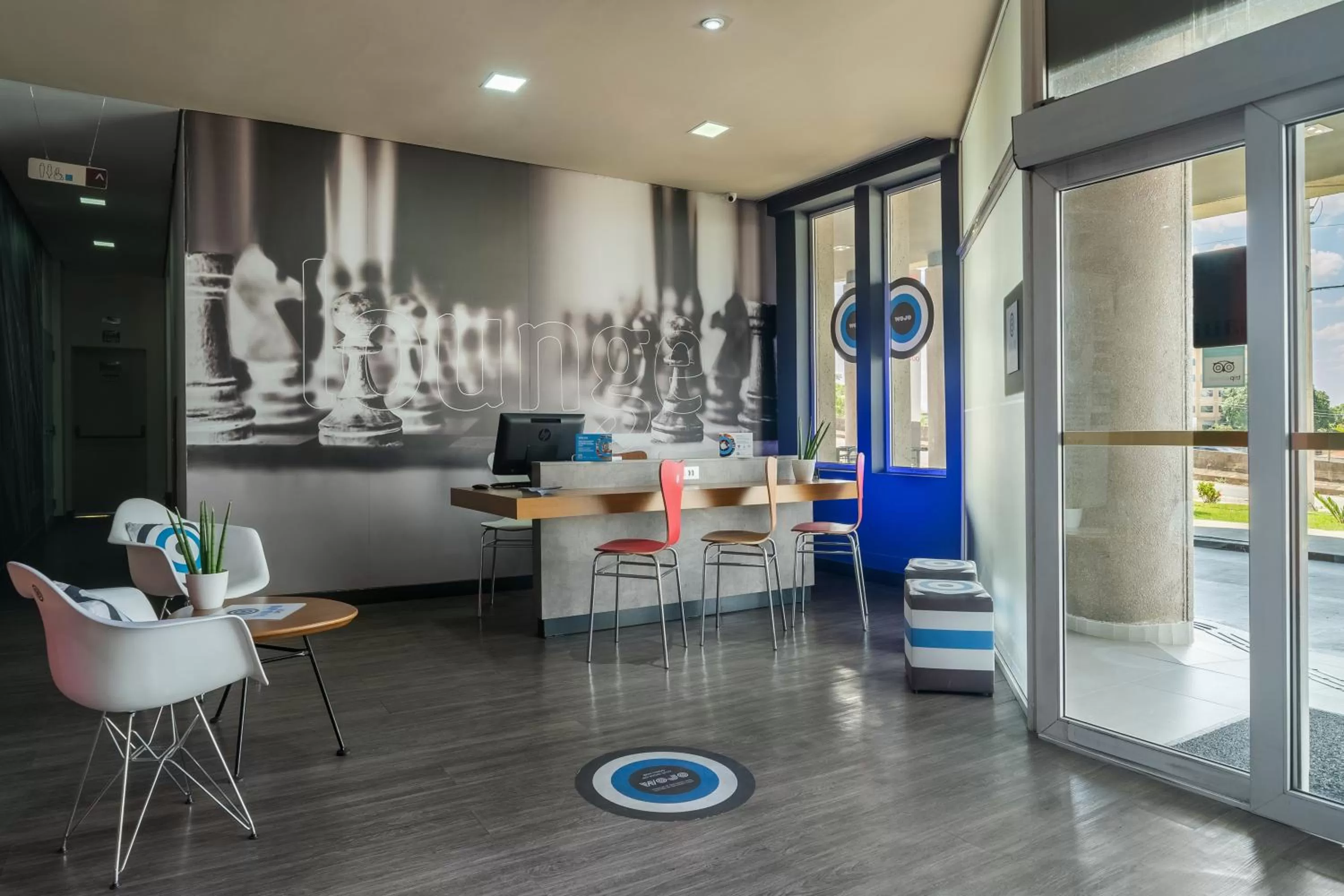 Seating area in ibis Sorocaba