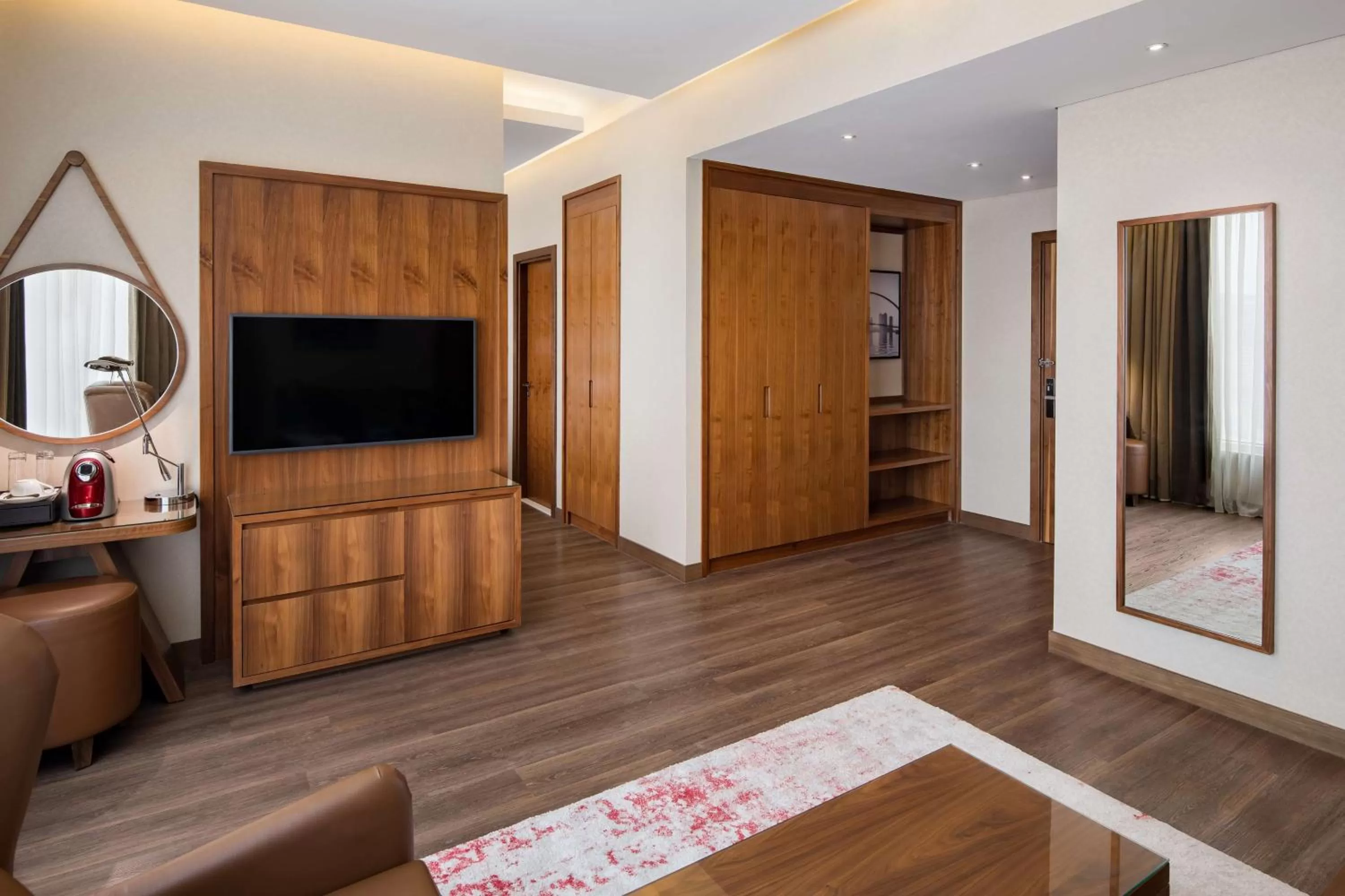 Coffee/tea facilities in Radisson Blu Hotel, Dubai Canal View