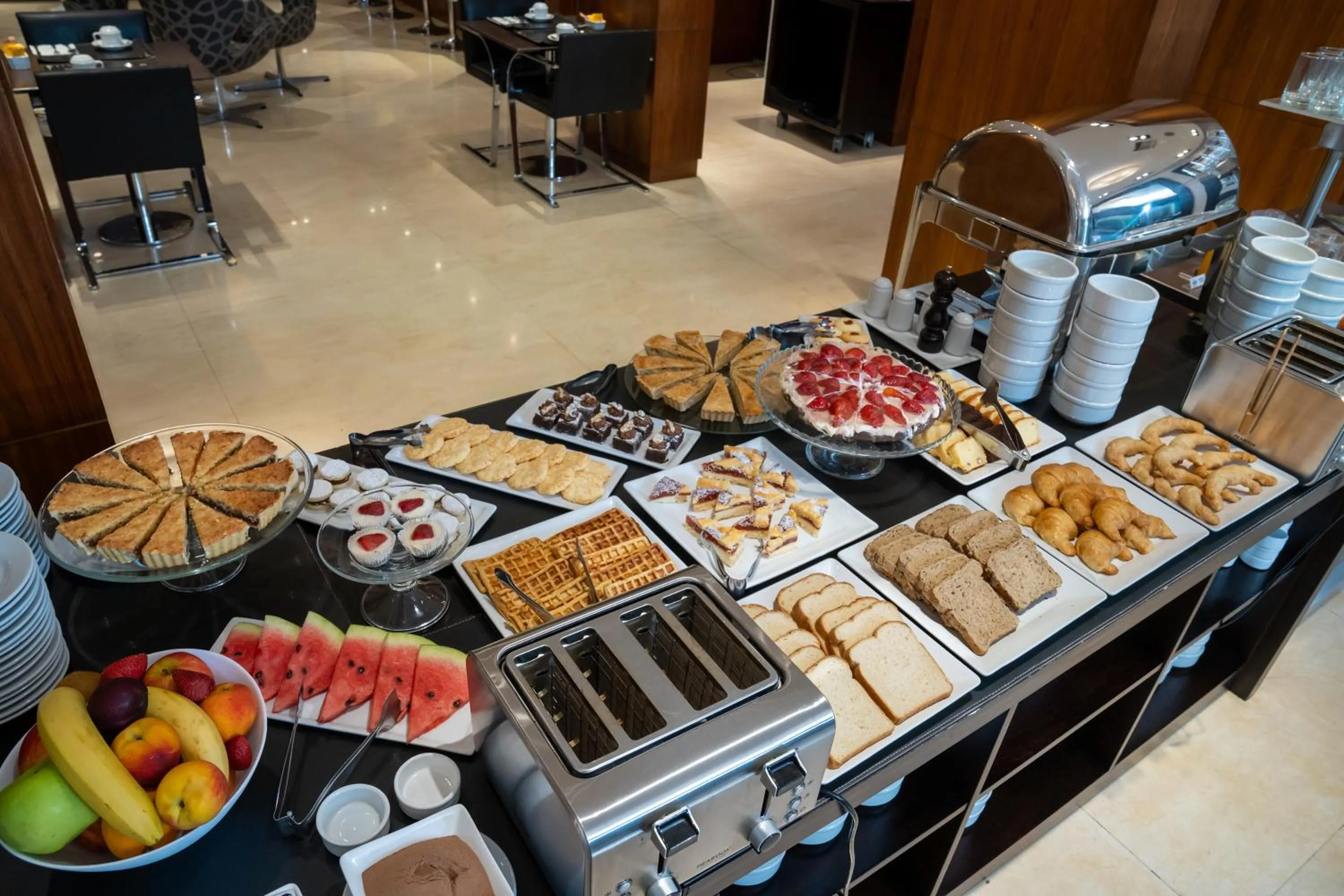 Breakfast in Hotel Metropolitano Supara