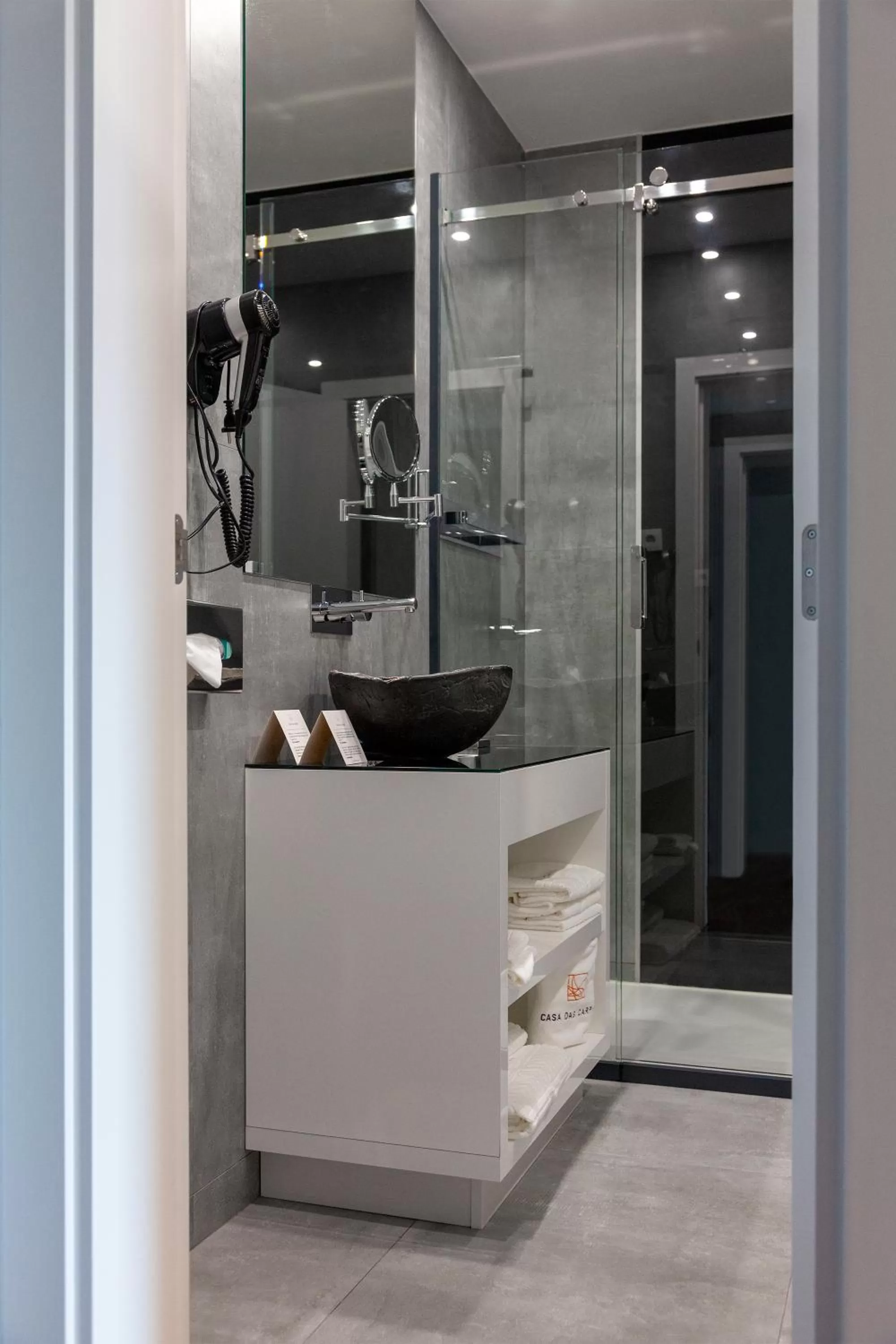 Shower in Casa das Carpas