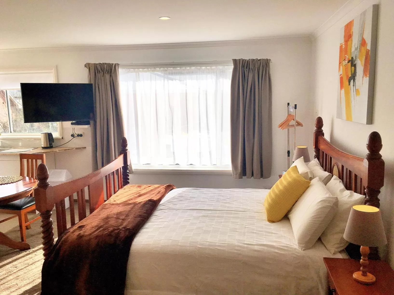 Bed in Motel Mayfair on Cavell