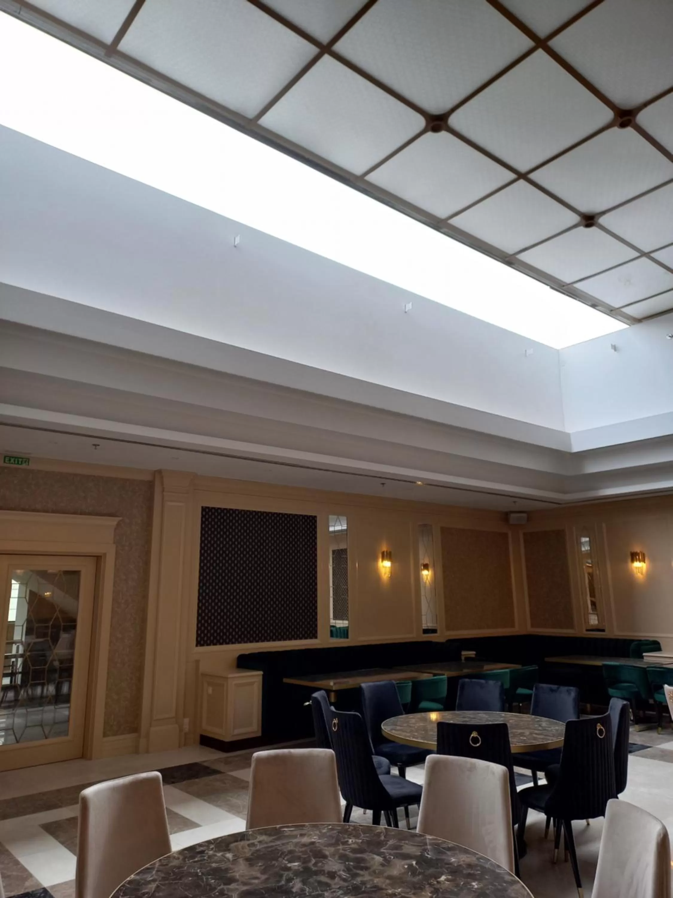 Restaurant/places to eat in Astoria Grand Hotel