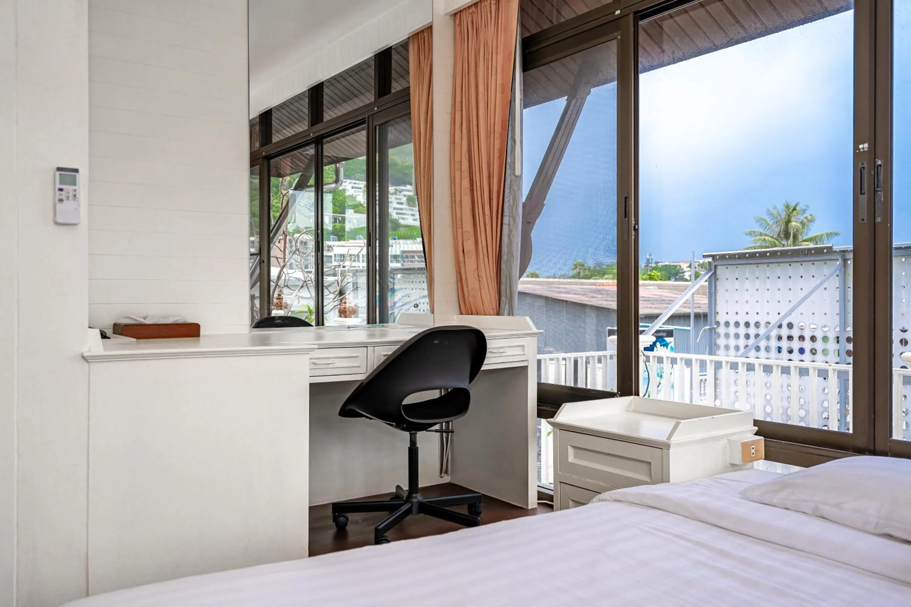 Bedroom, Bed in The Color Kata