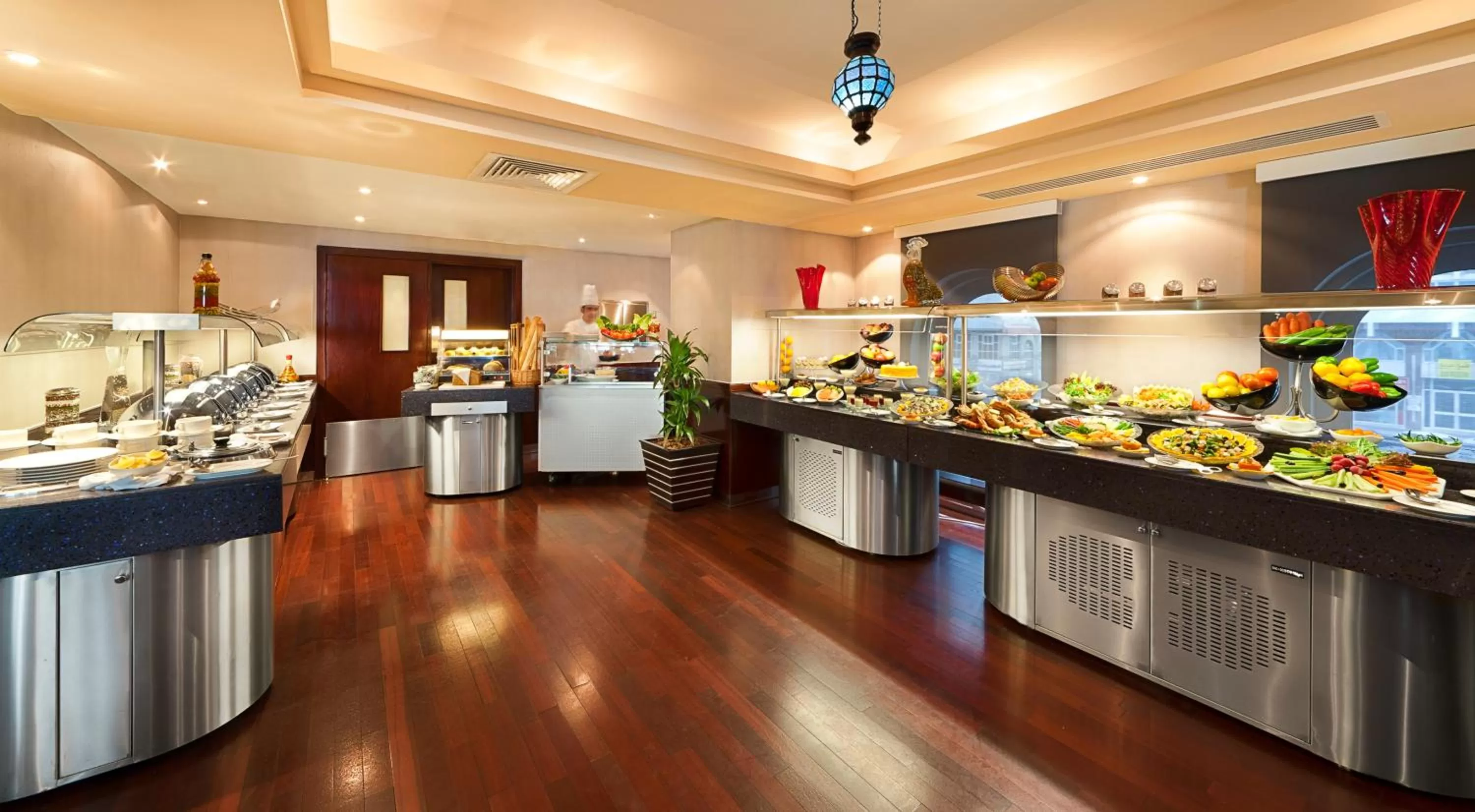 Restaurant/places to eat in Al Manzel Hotel Apartments