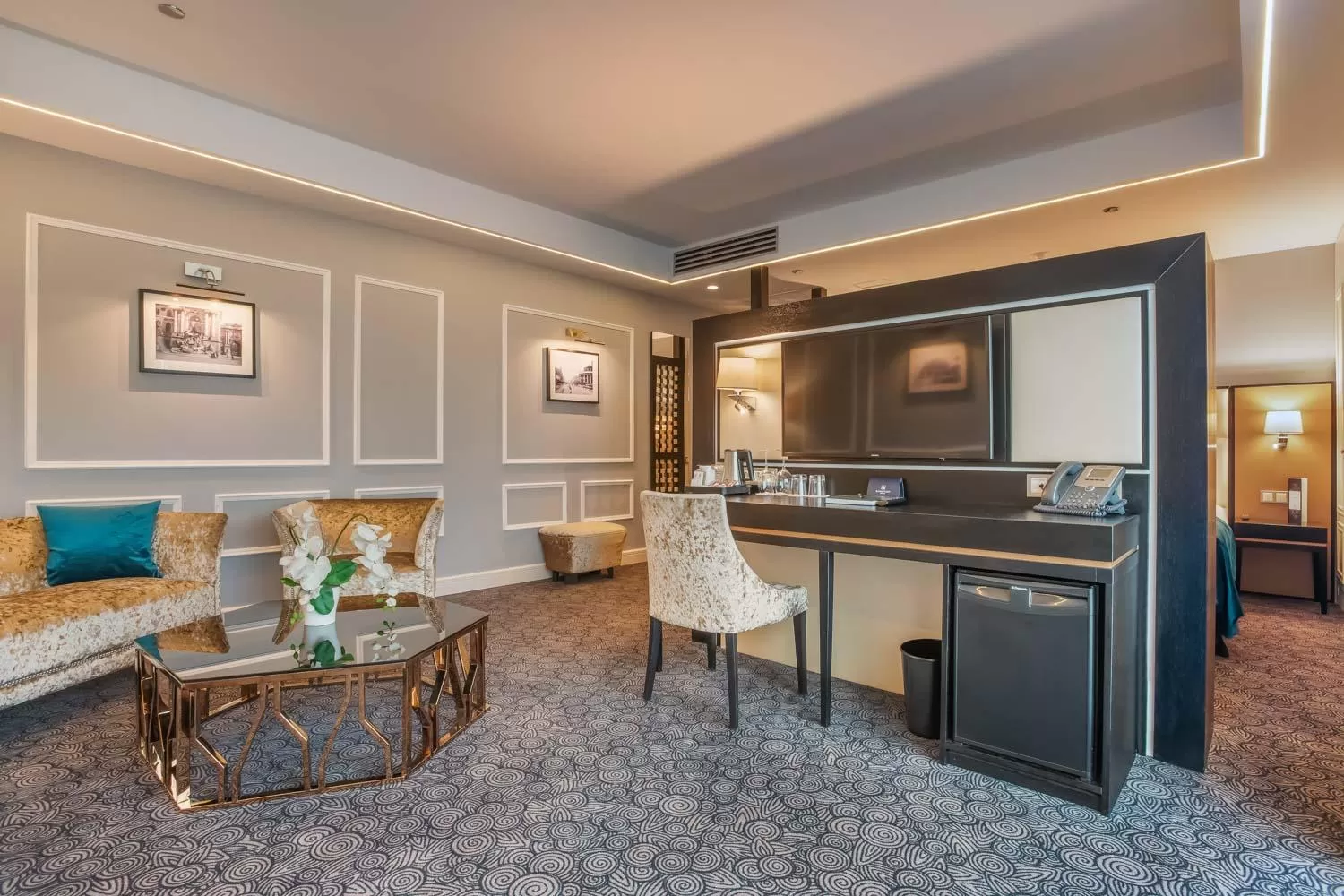 TV and multimedia in Eurostars Danube Budapest