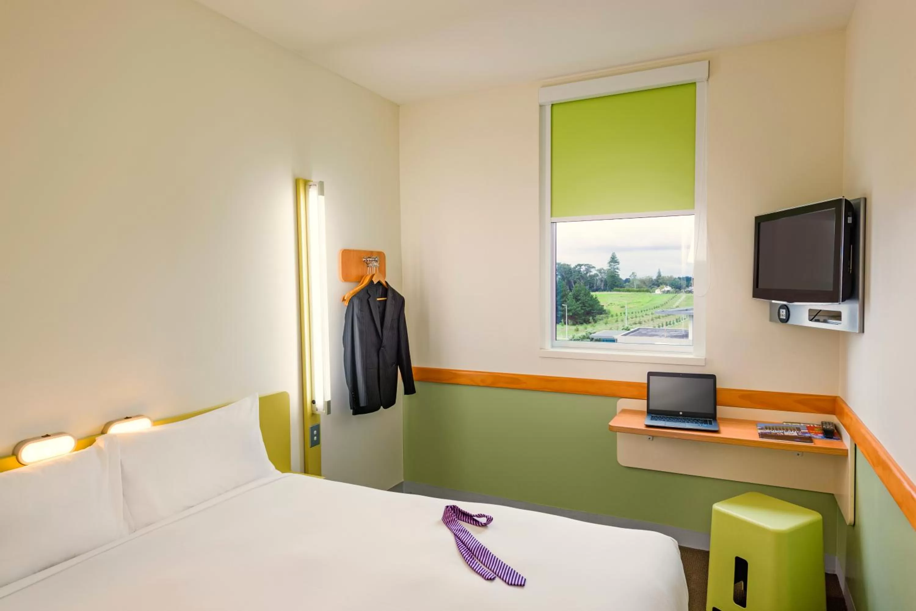 Day, Bed in ibis Budget Auckland Airport