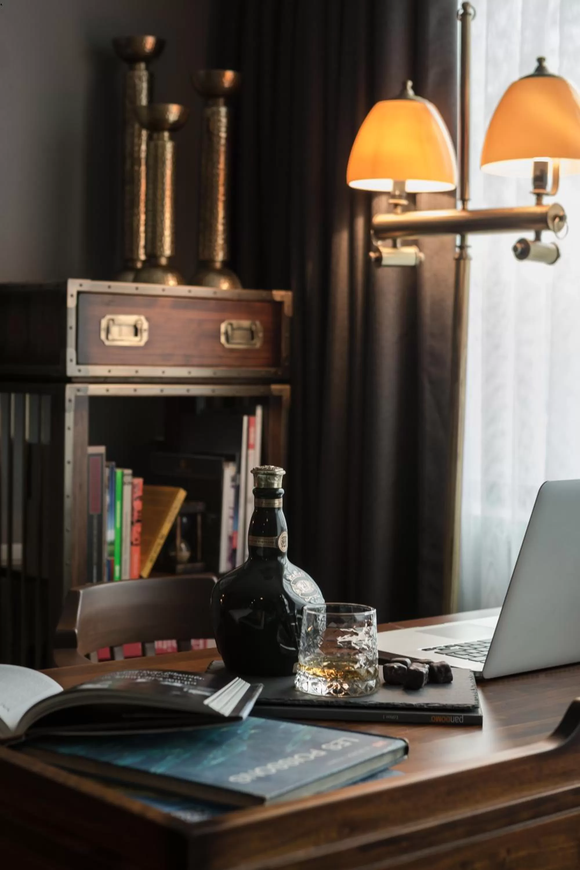 Decorative detail in Hotel Cinnah