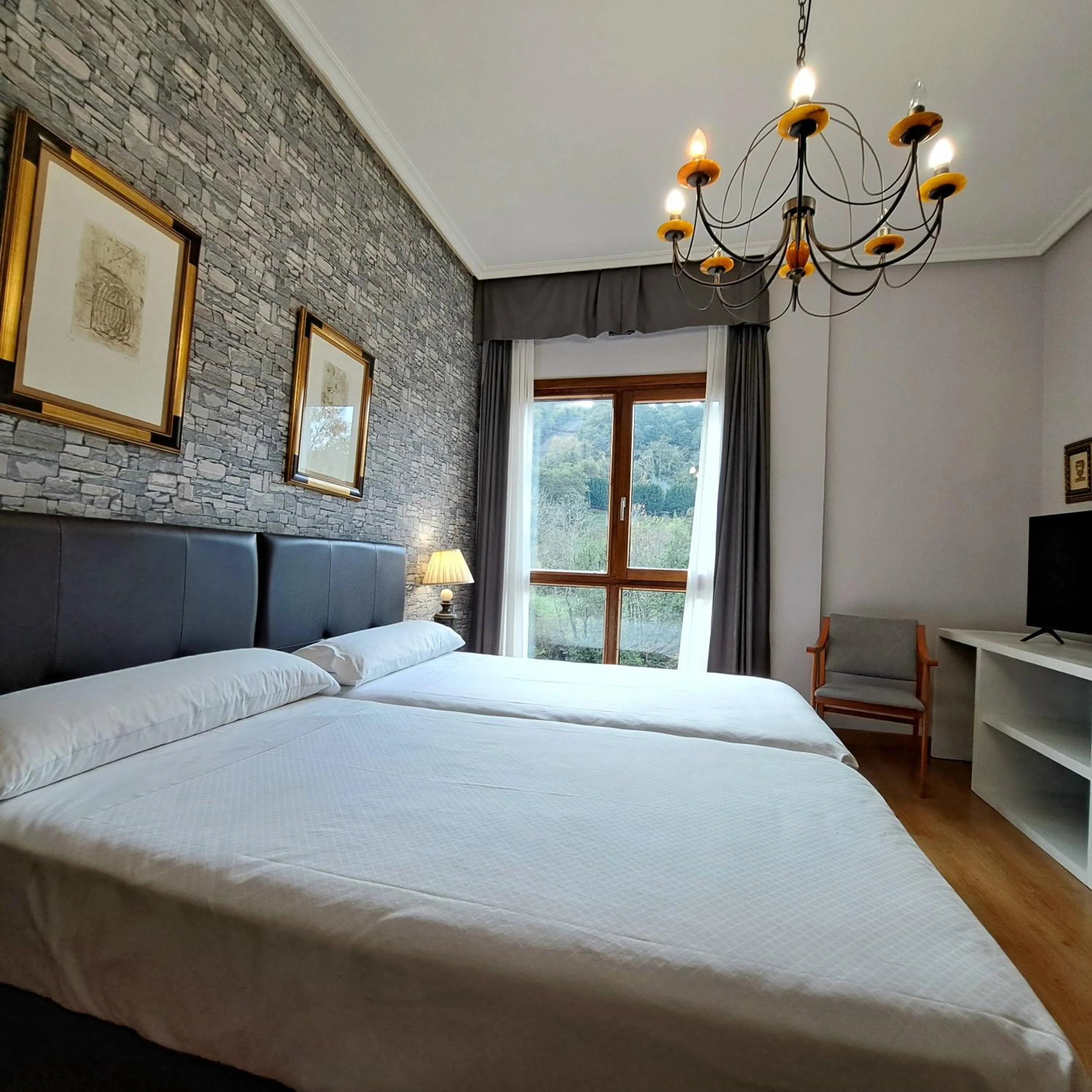 Bedroom, Bed in Hotel Ciudad Cangas de Onis