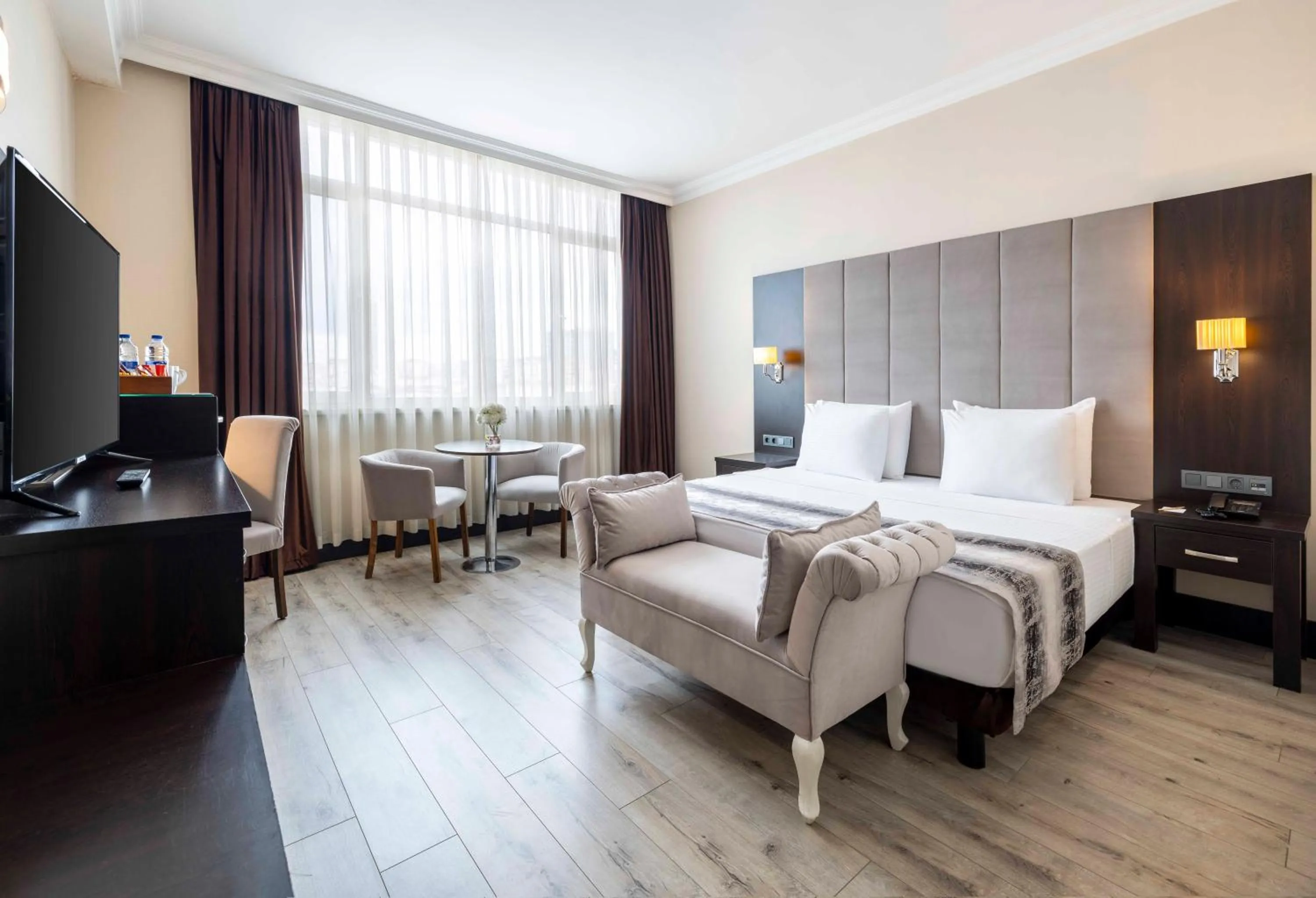 Bed in Elite Hotel Dragos