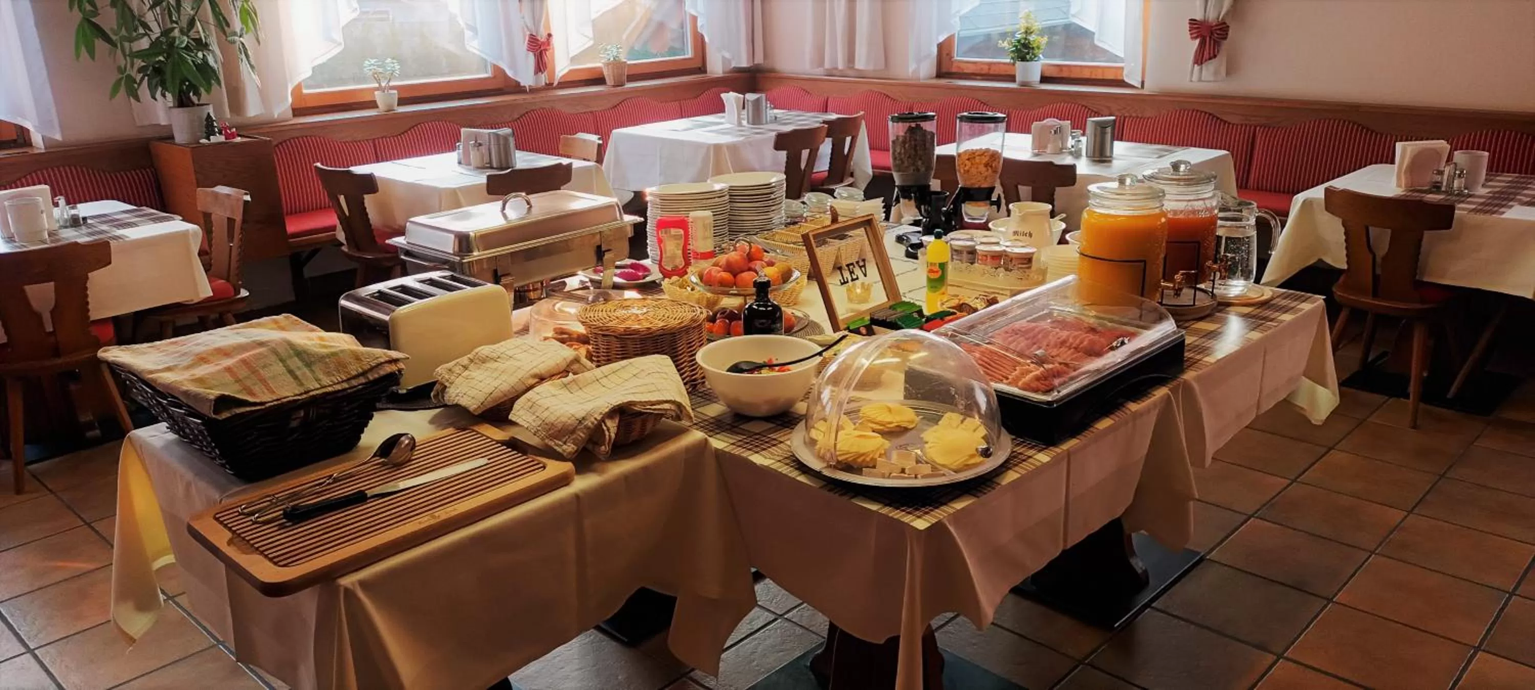 Buffet breakfast in Pension Marienhof