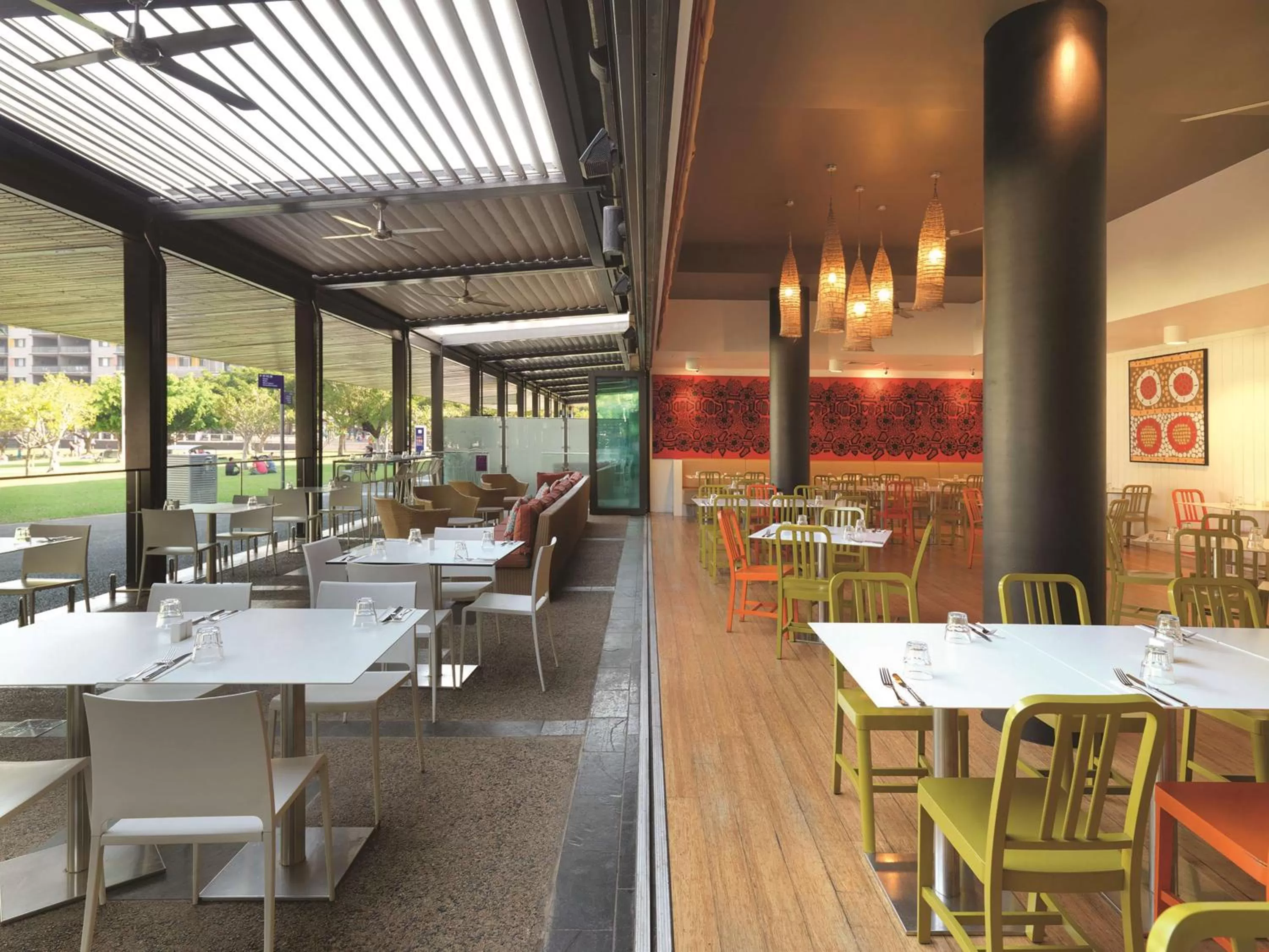 Restaurant/places to eat in Vibe Hotel Darwin Waterfront