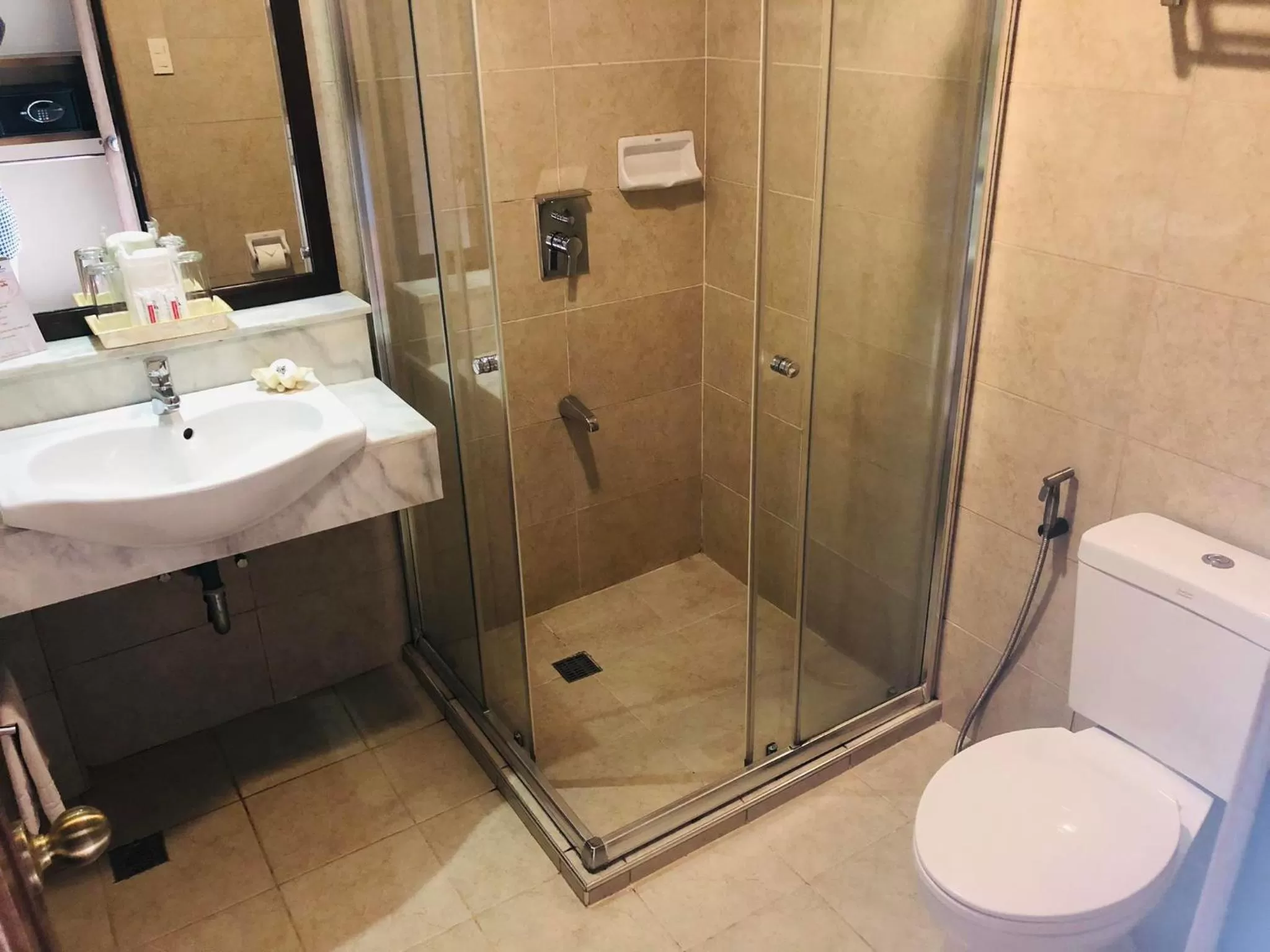 Bathroom in MO2 Lagoon Coron