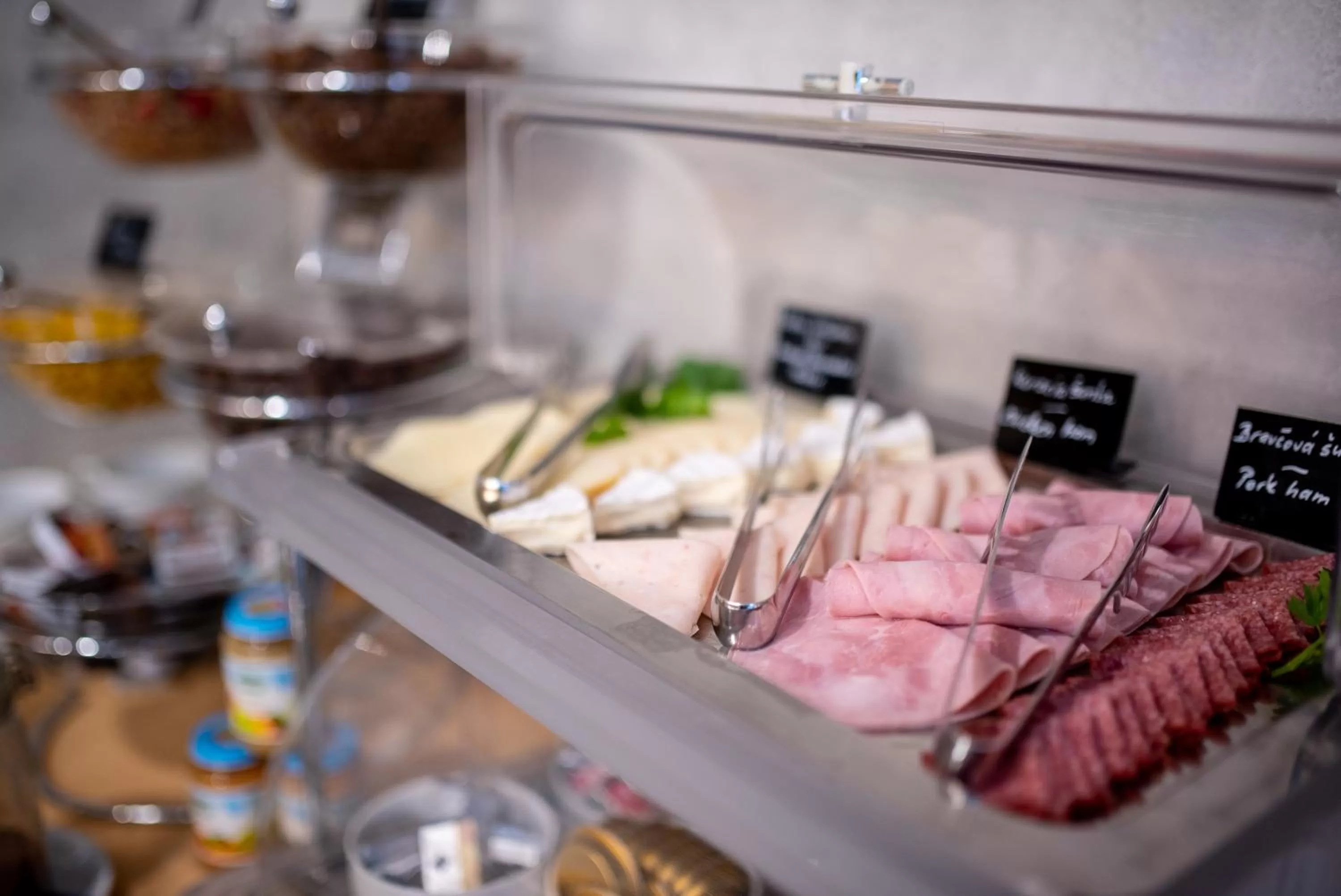 Food in Felicity Garni Hotel