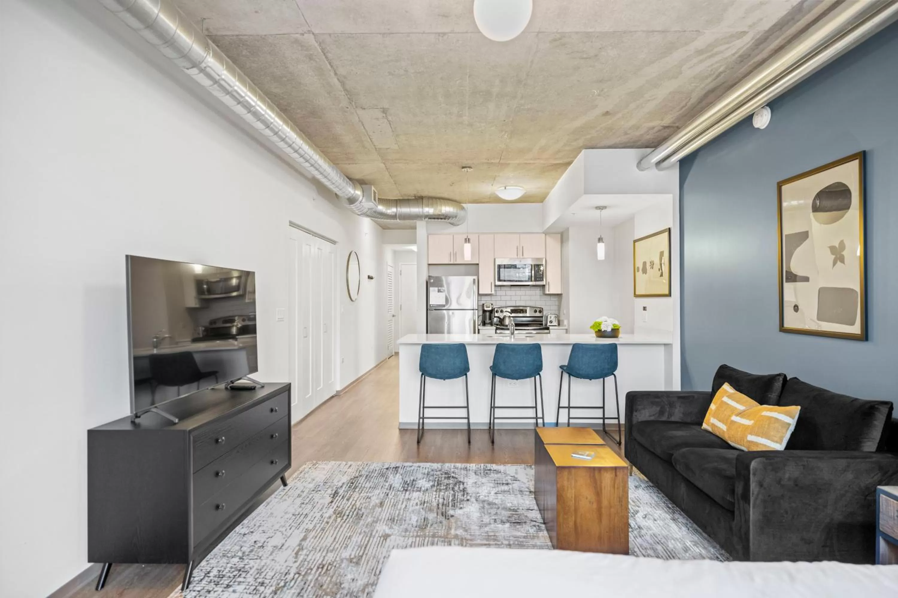 Living room in Placemakr Premier SoBro