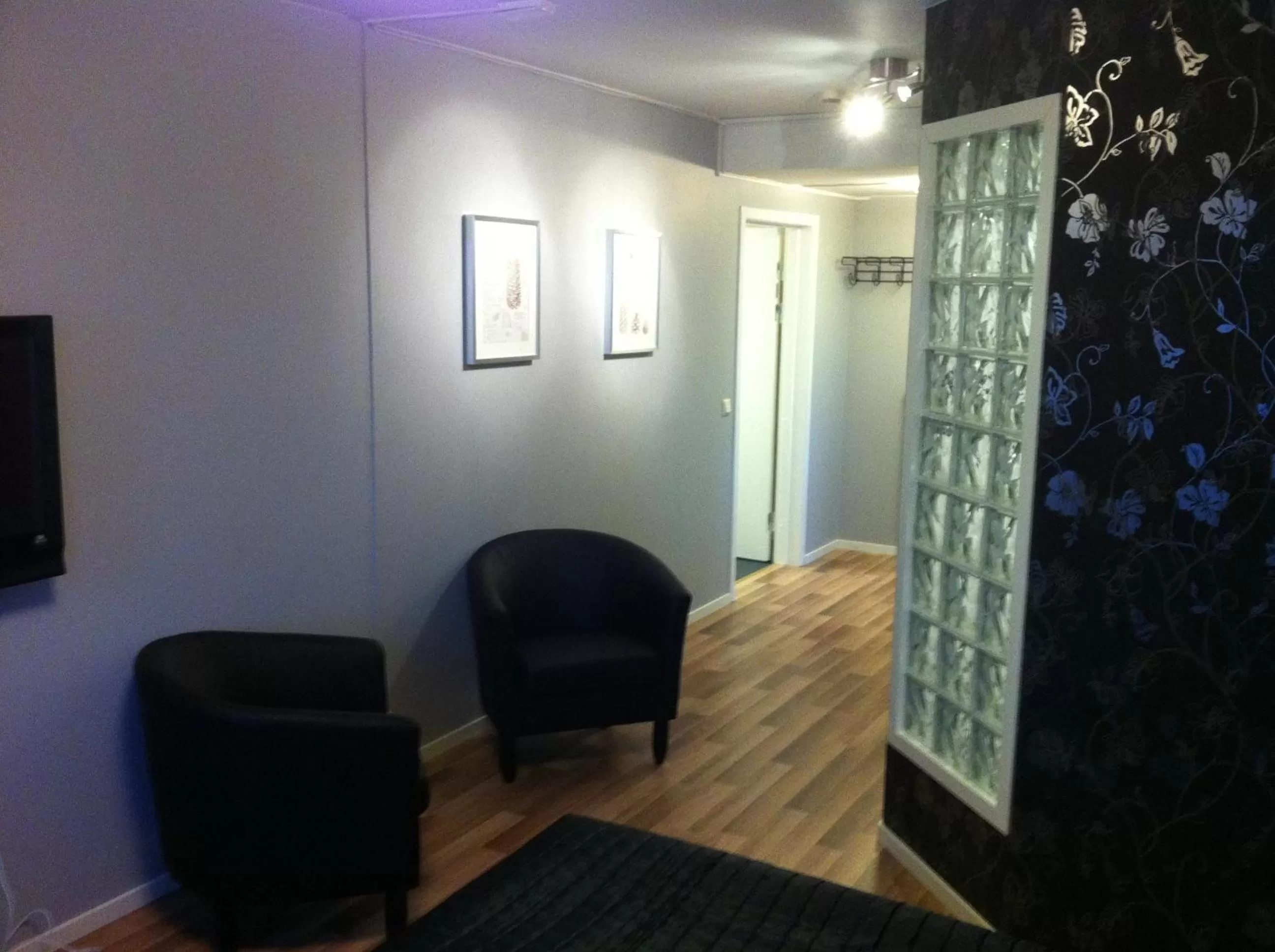 Photo of the whole room in Hotell Marieberg