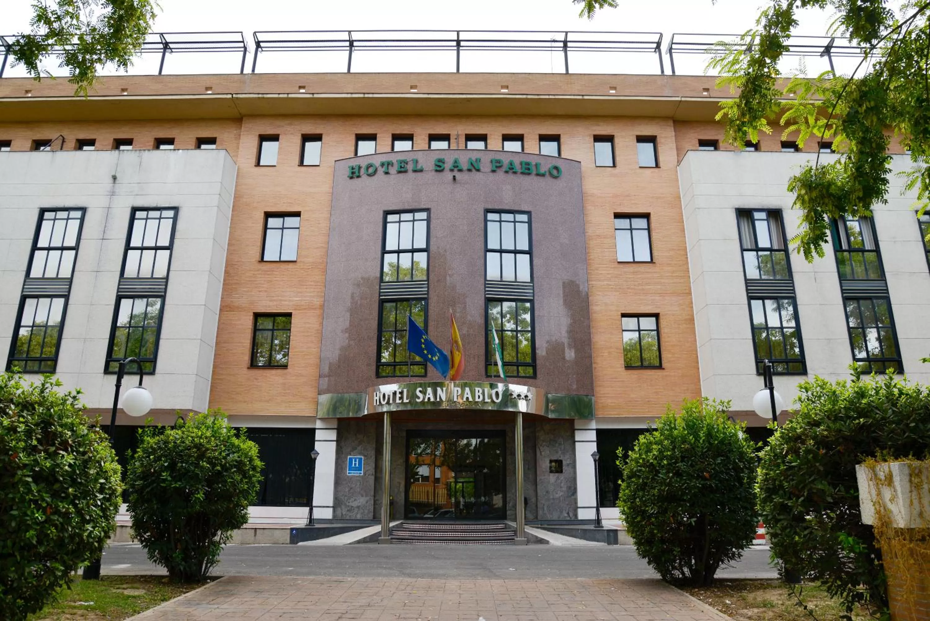 Facade/entrance in Hotel San Pablo Sevilla