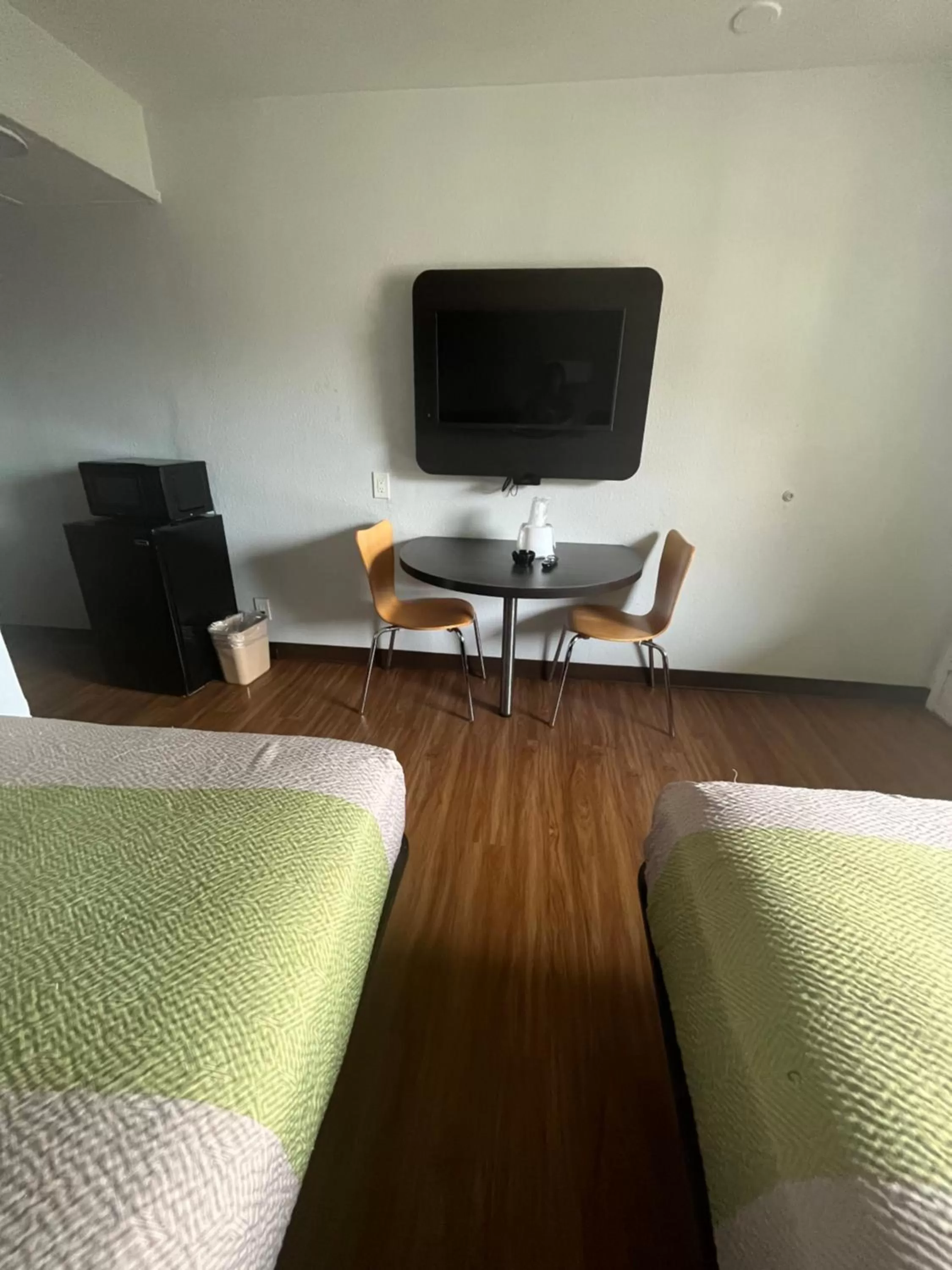 Bed in Motel 6-Wichita, KS - AIRPORT