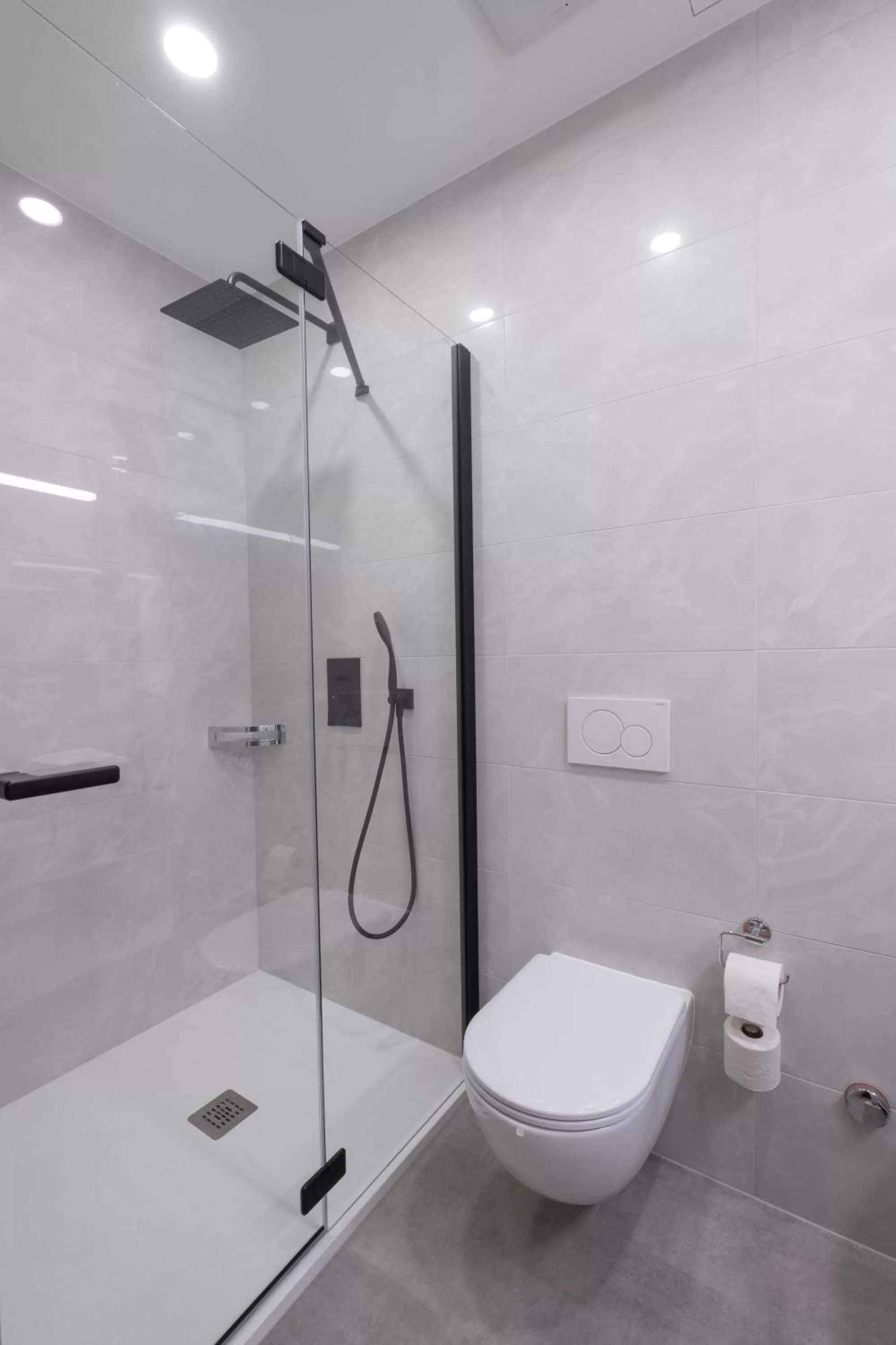 Shower in Hotel Zurigo Downtown