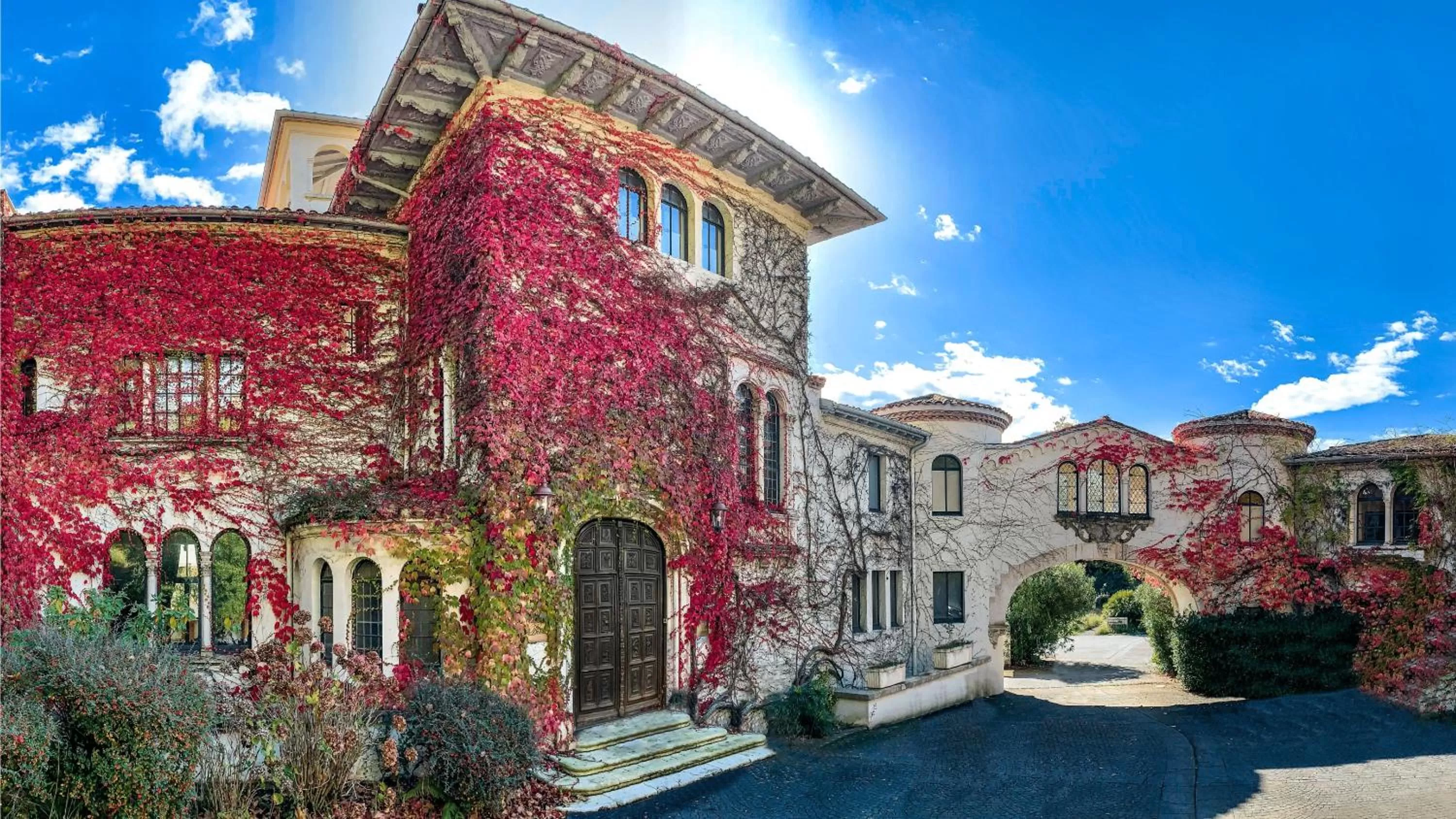 Property building in Brindos, Lac & Château - Relais & Châteaux - Anglet Biarritz