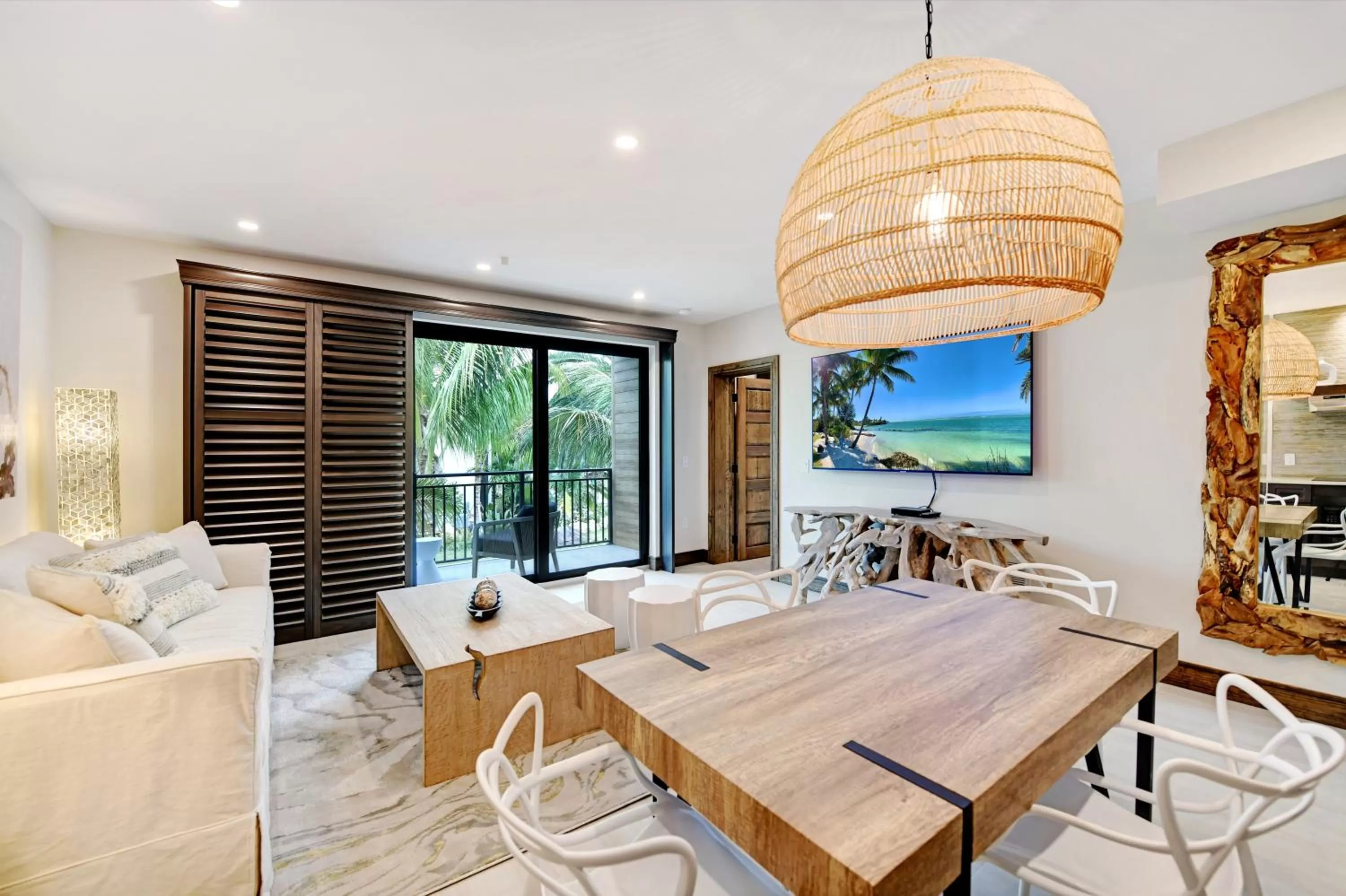Dining area in Bali Hai Beachfront Resort and Spa