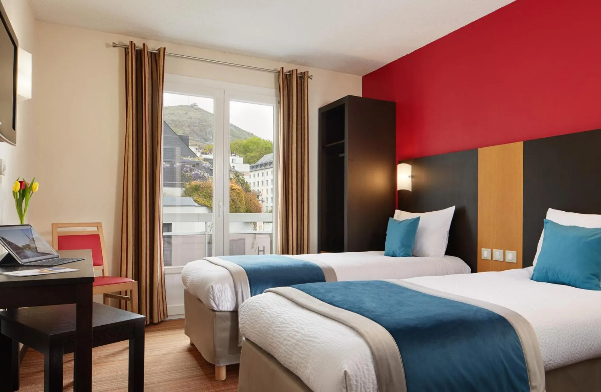 Bed in Hôtel Roissy