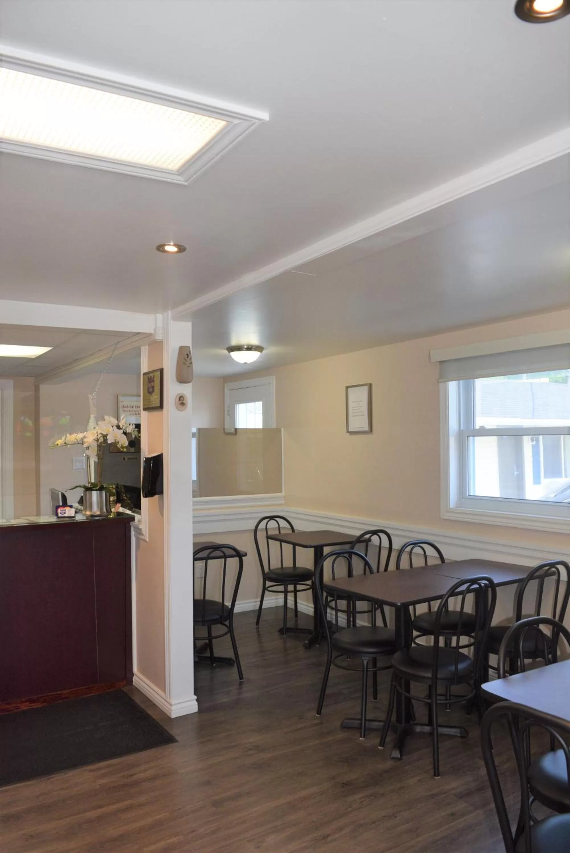 Knights Inn Arnprior