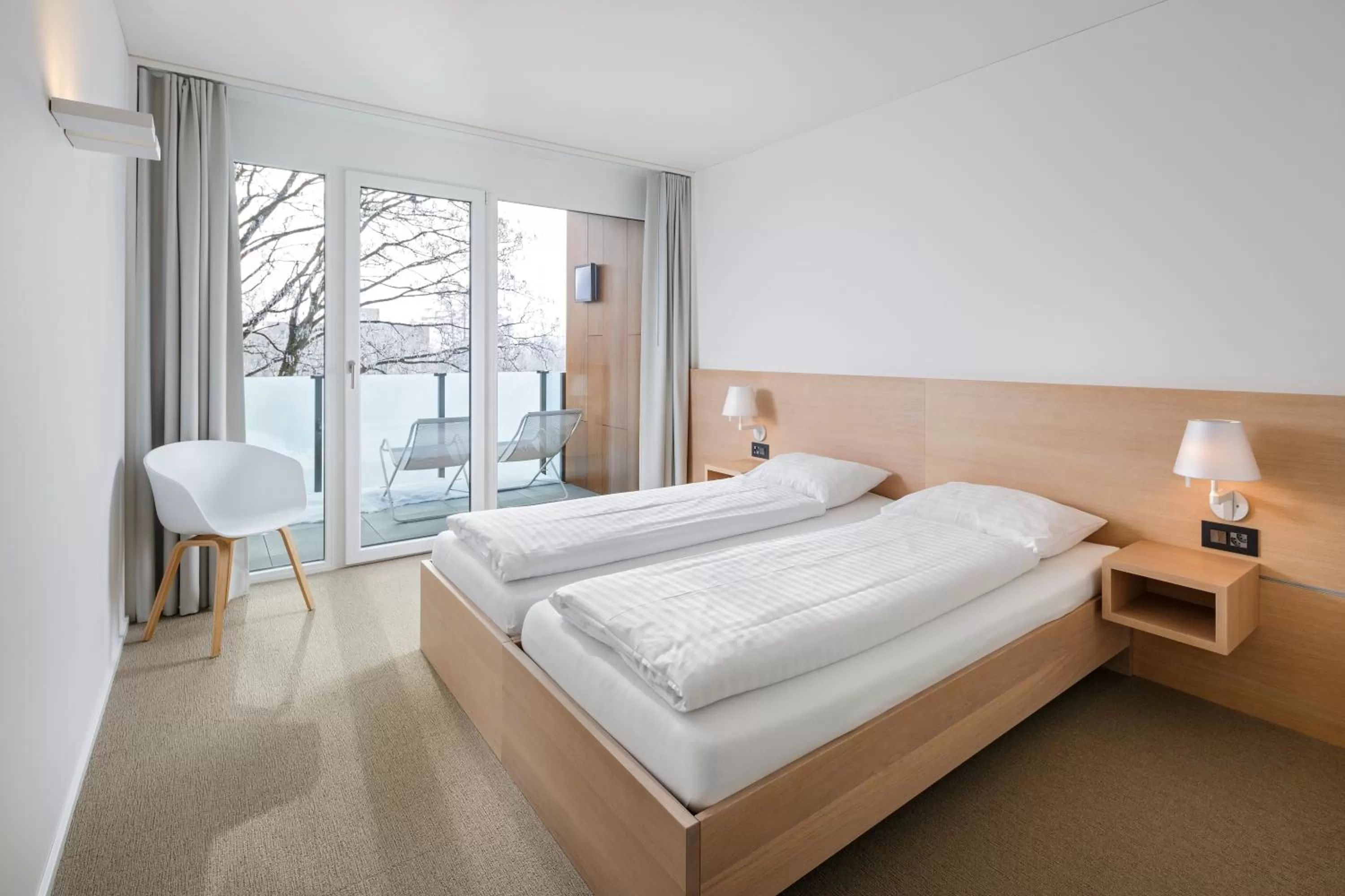 Day, Bed in Newstar Hotel (Free Parking)