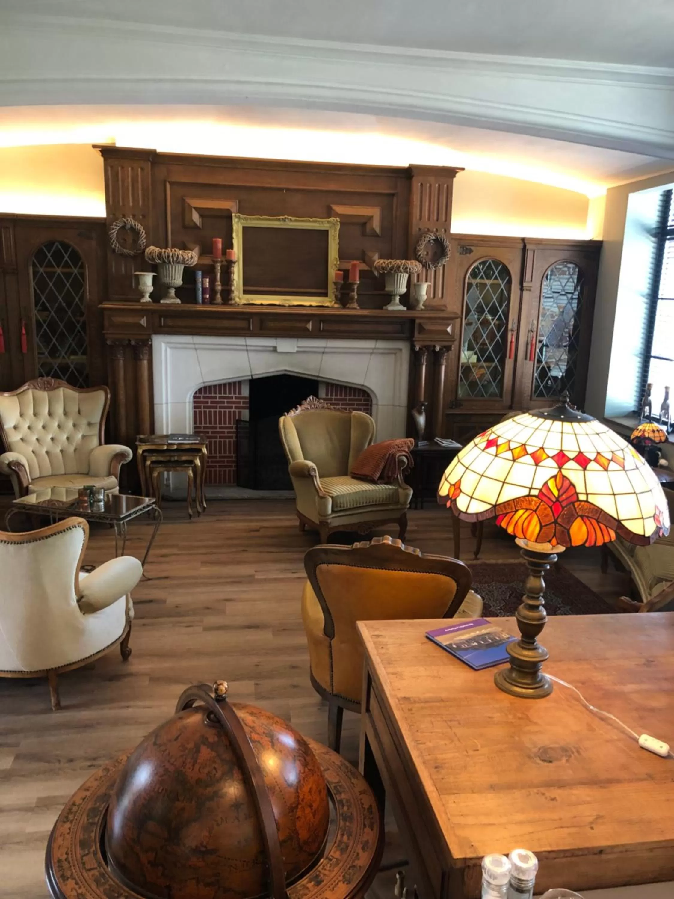 Seating area in La Posterie