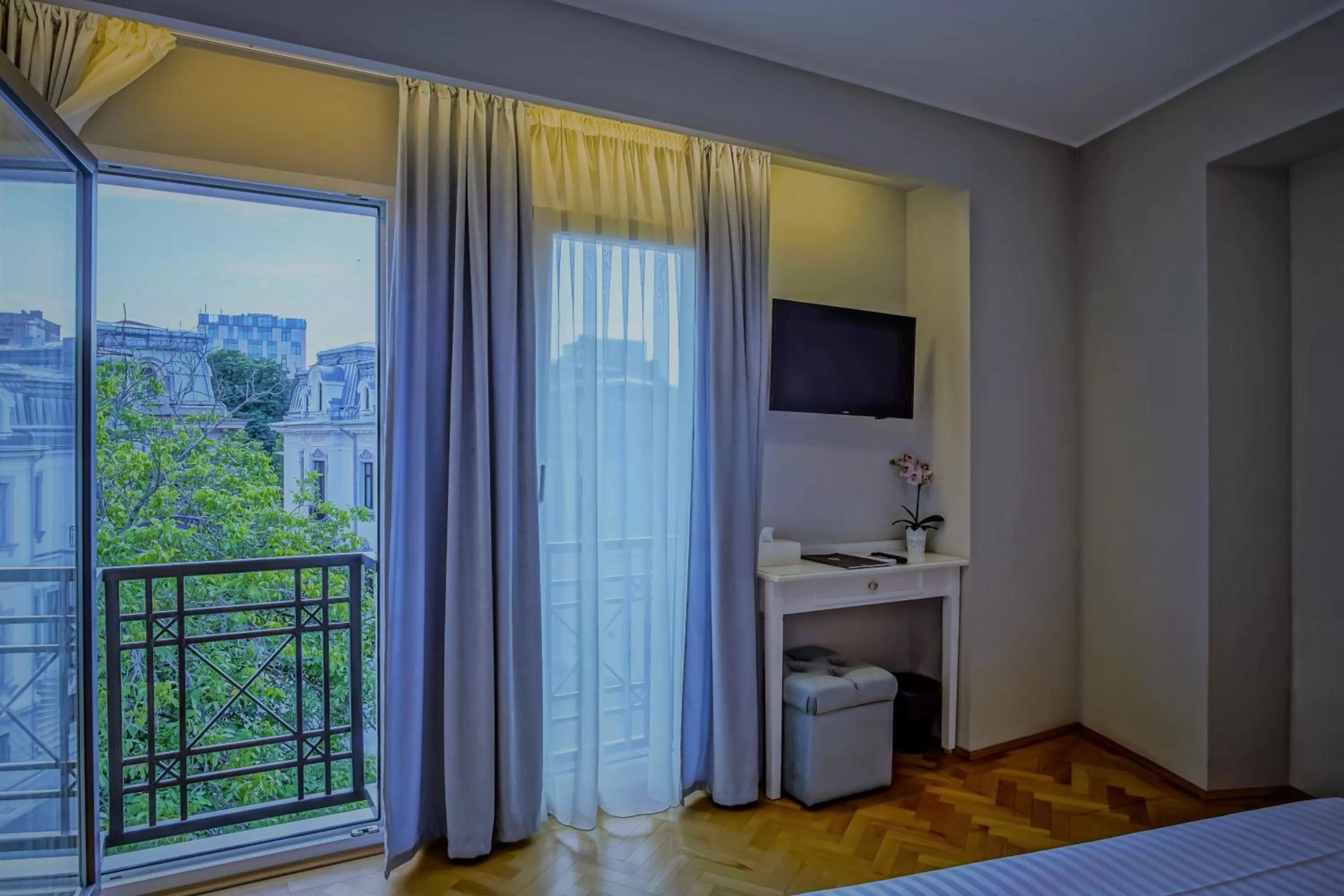 Street view, Bed in Venis Boutique Hotel