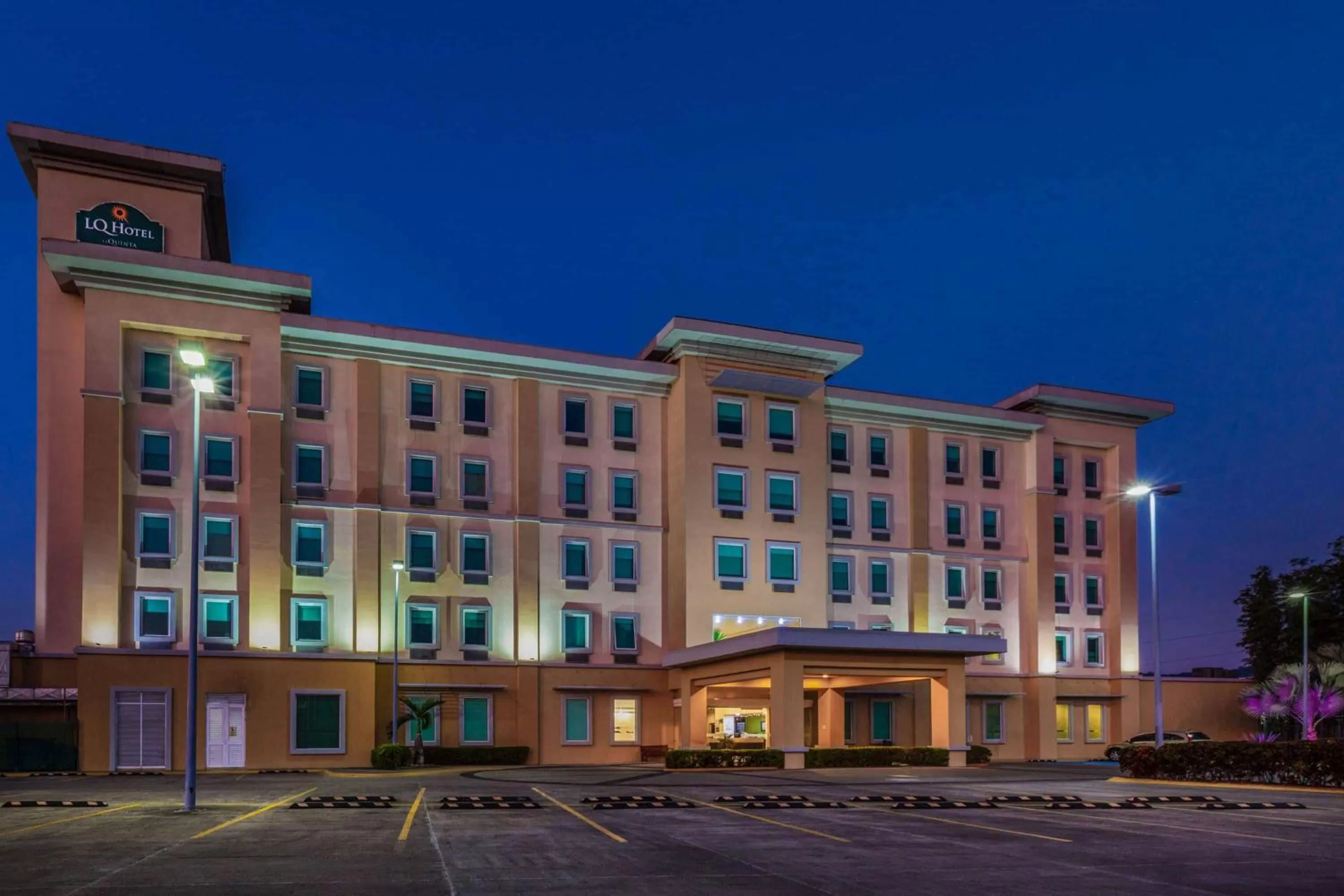 Property Building in La Quinta by Wyndham Poza Rica