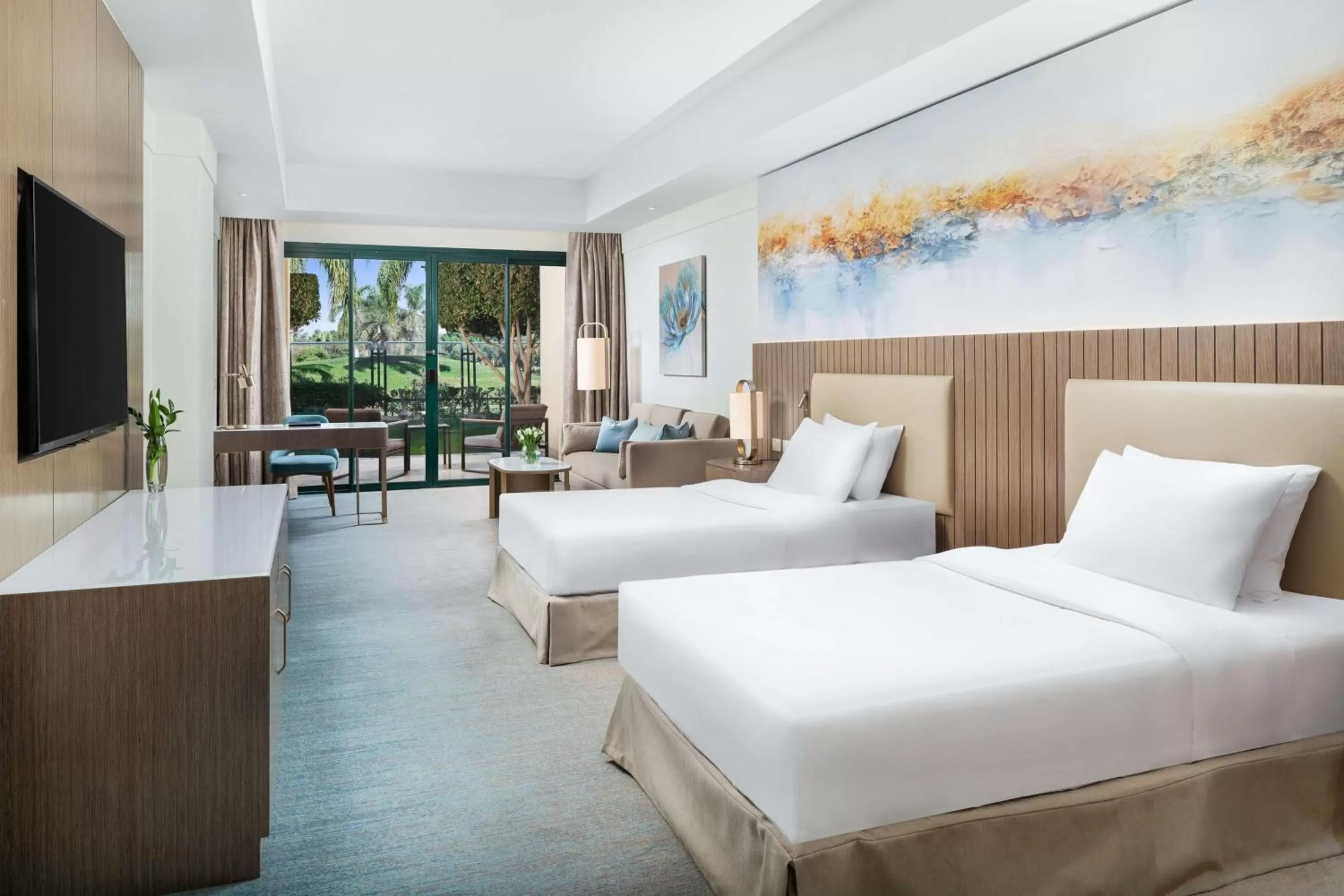 Executive Premier Twin Room in Hilton Pyramids Golf