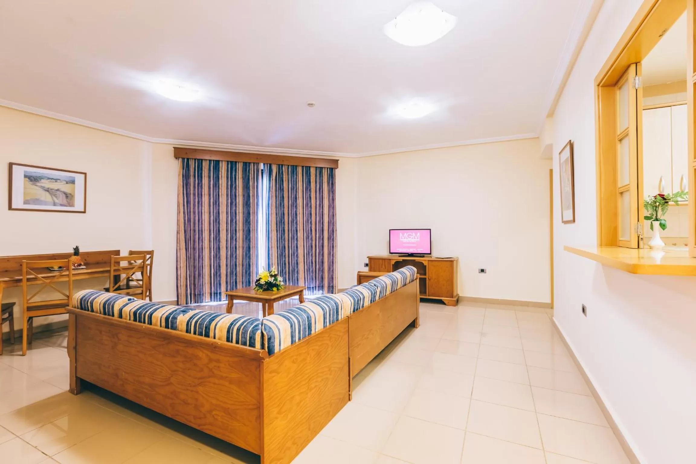 Living room, Bed in Grand Muthu Golf Plaza Hotel & Spa