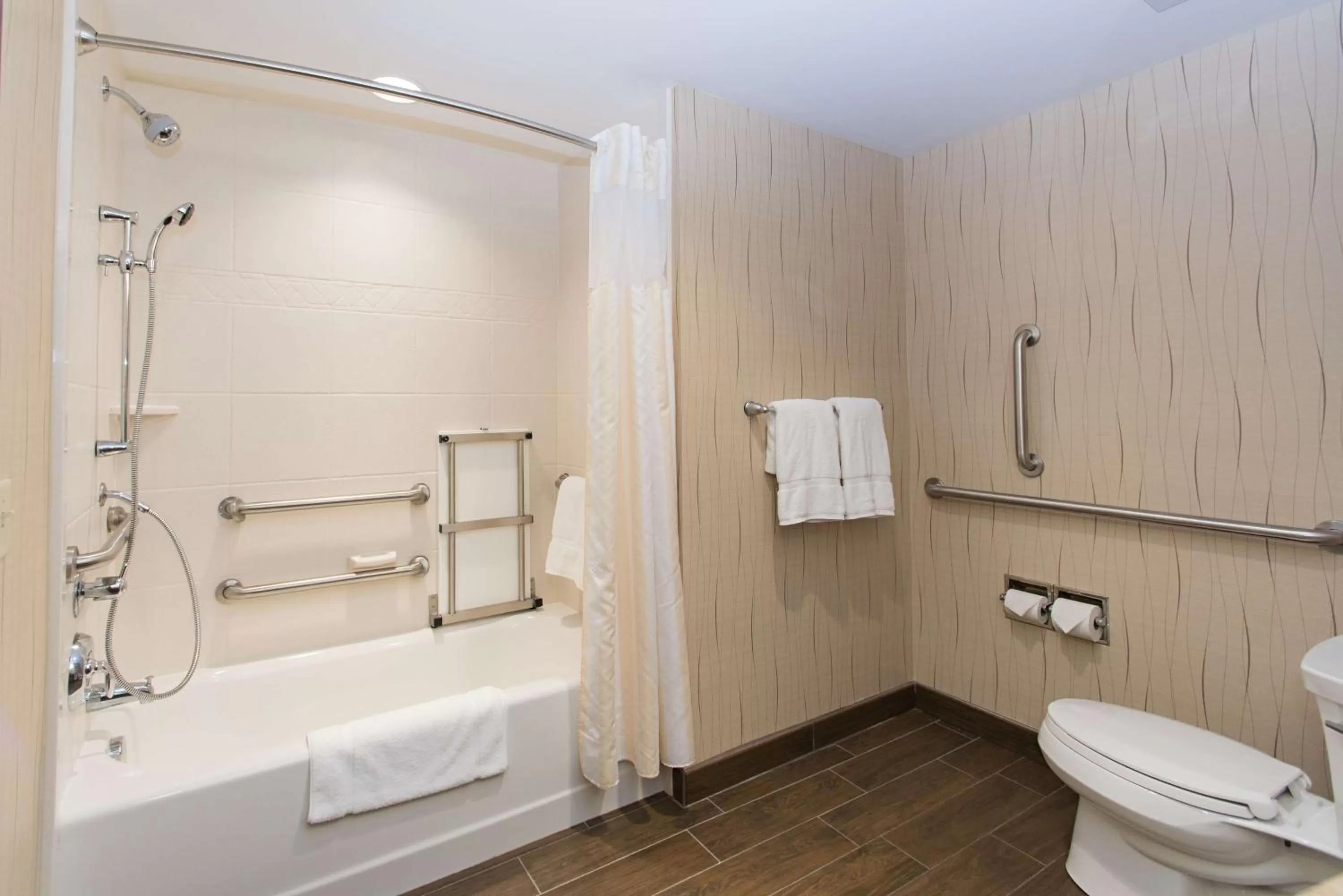 Bathroom in Hilton Garden Inn Dayton South - Austin Landing