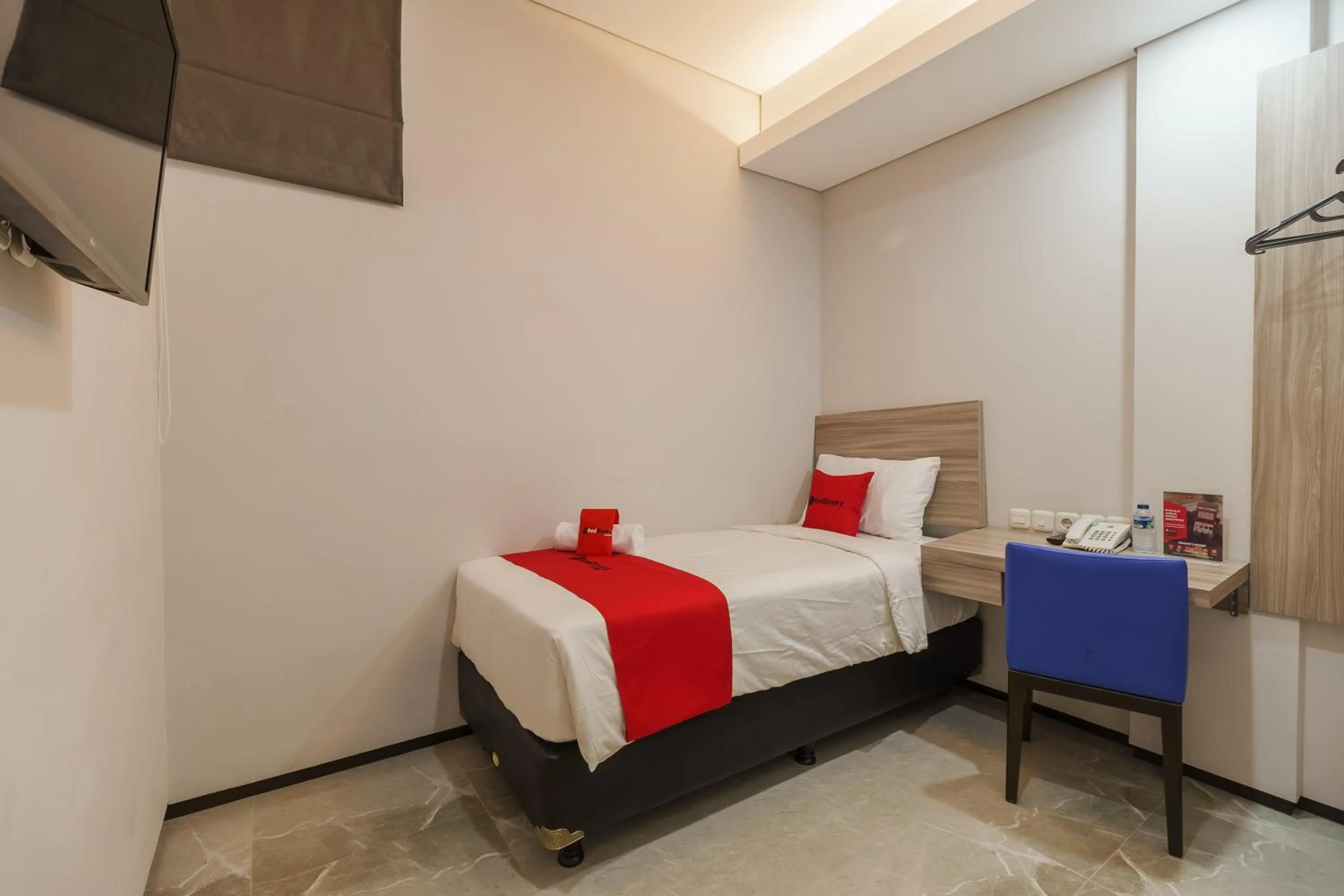 Bedroom, Bed in RedDoorz Plus near Senayan City