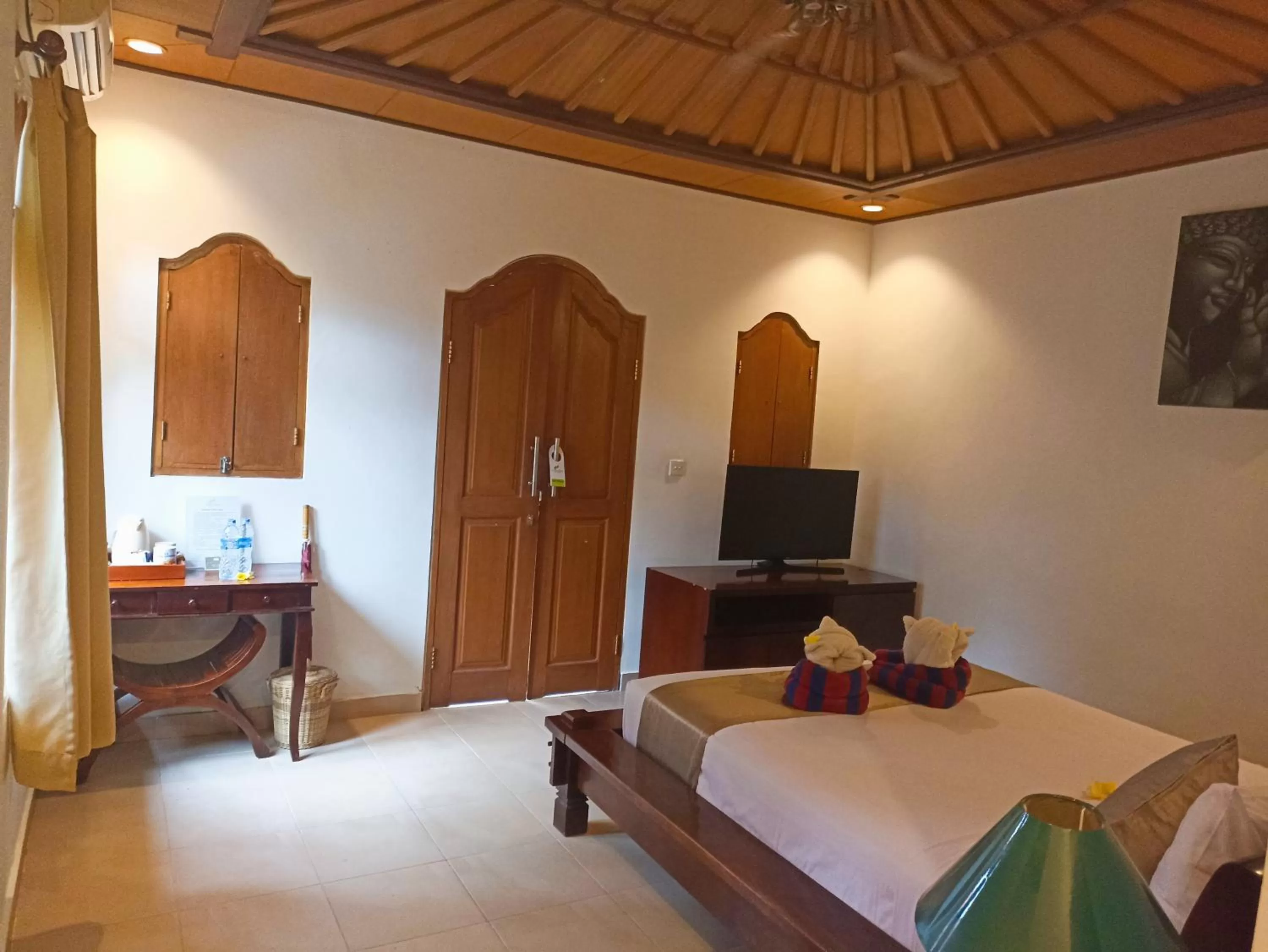 Bed in Kusnadi Hotel