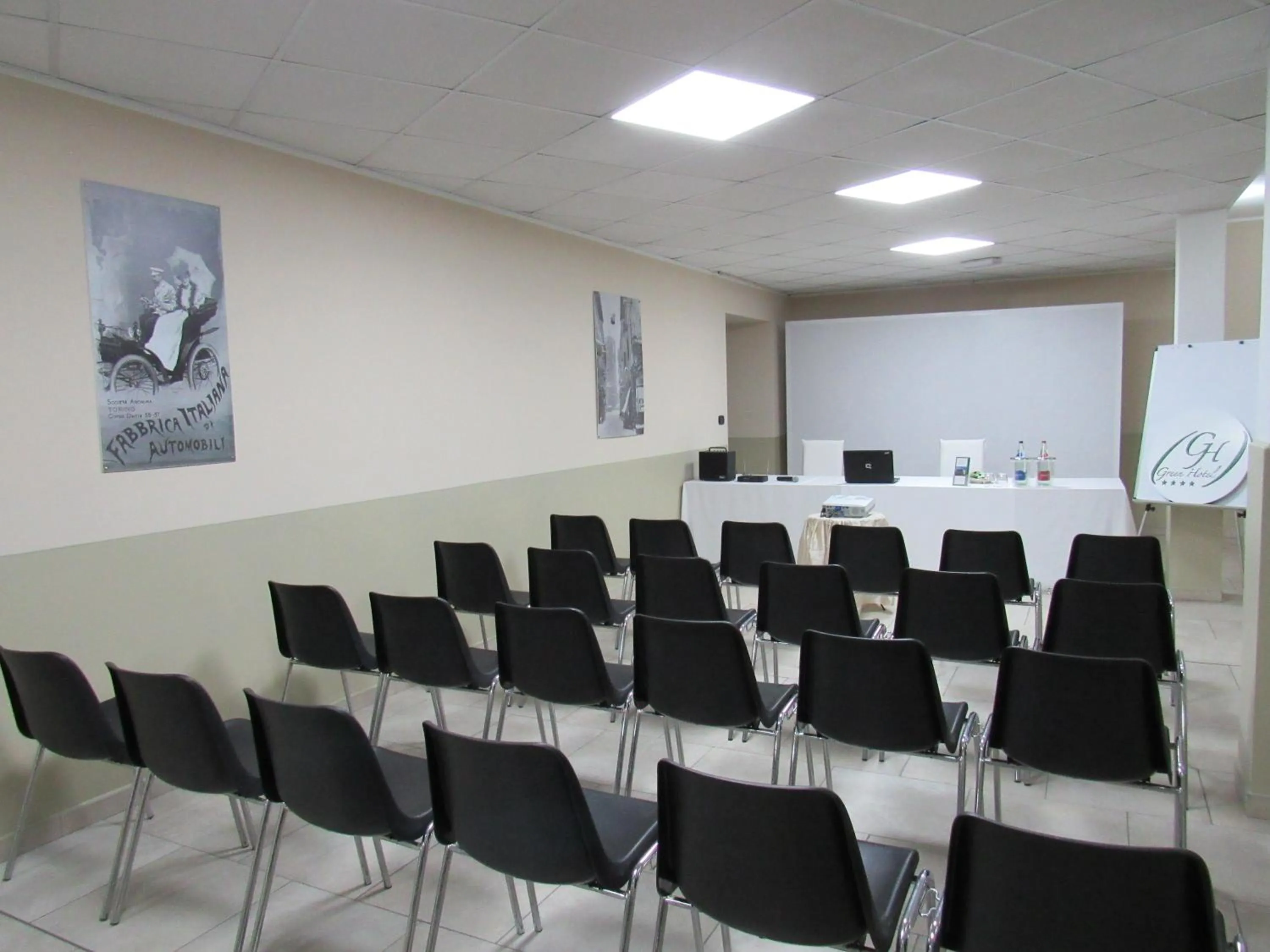 Meeting/conference room in Green Hotel