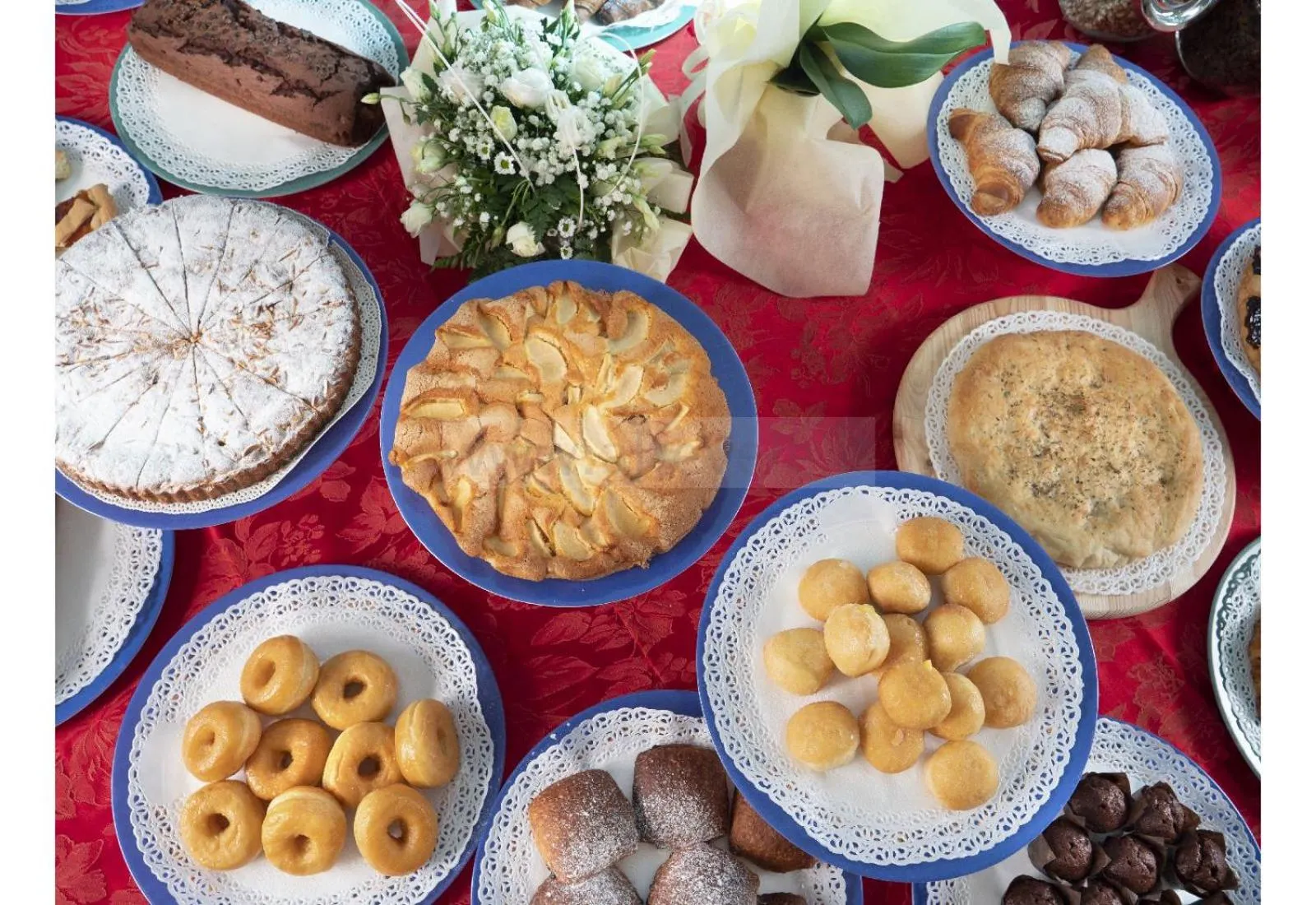 Restaurant/places to eat in Hotel Ambassador