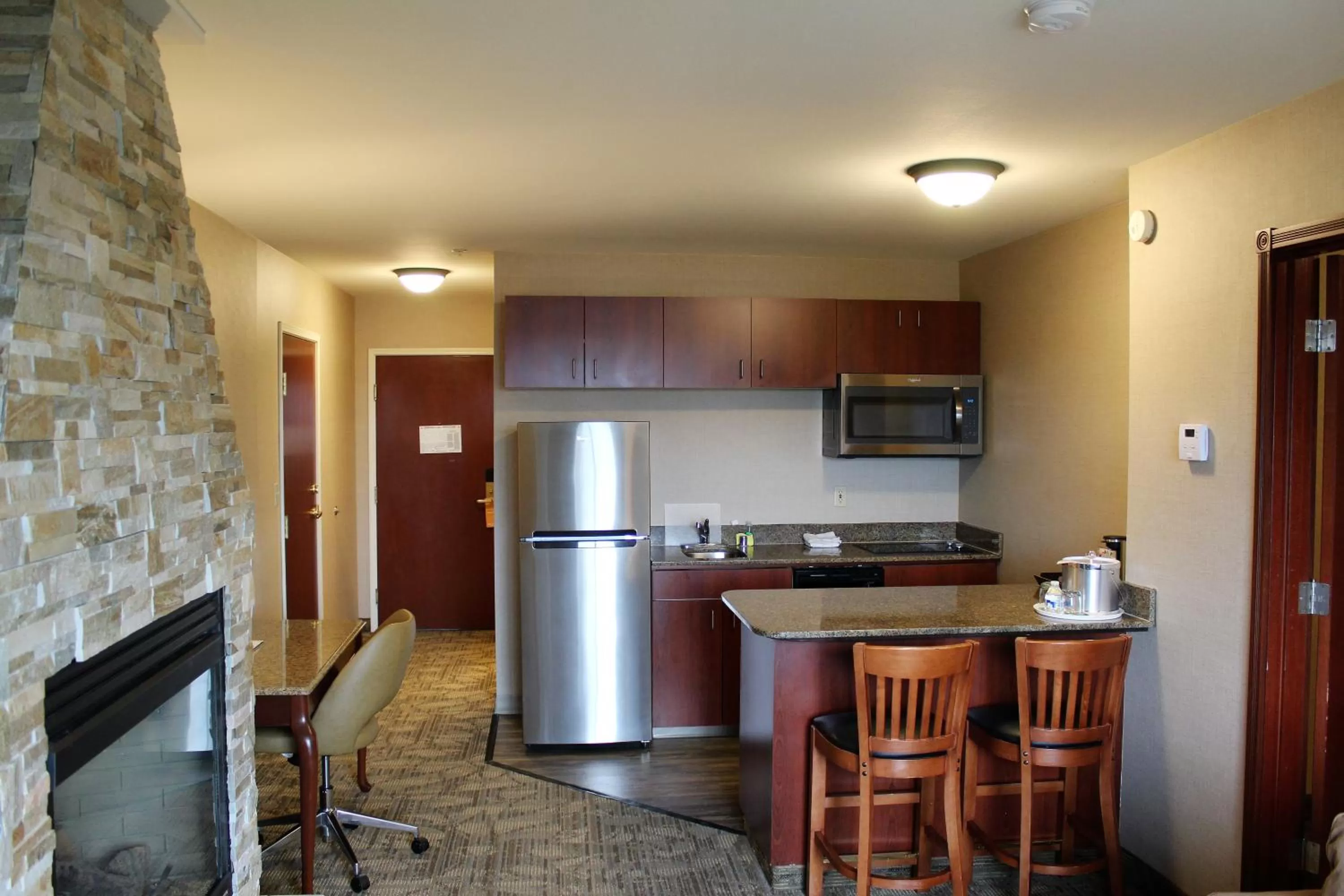 kitchen in Medallion Inn and Suites