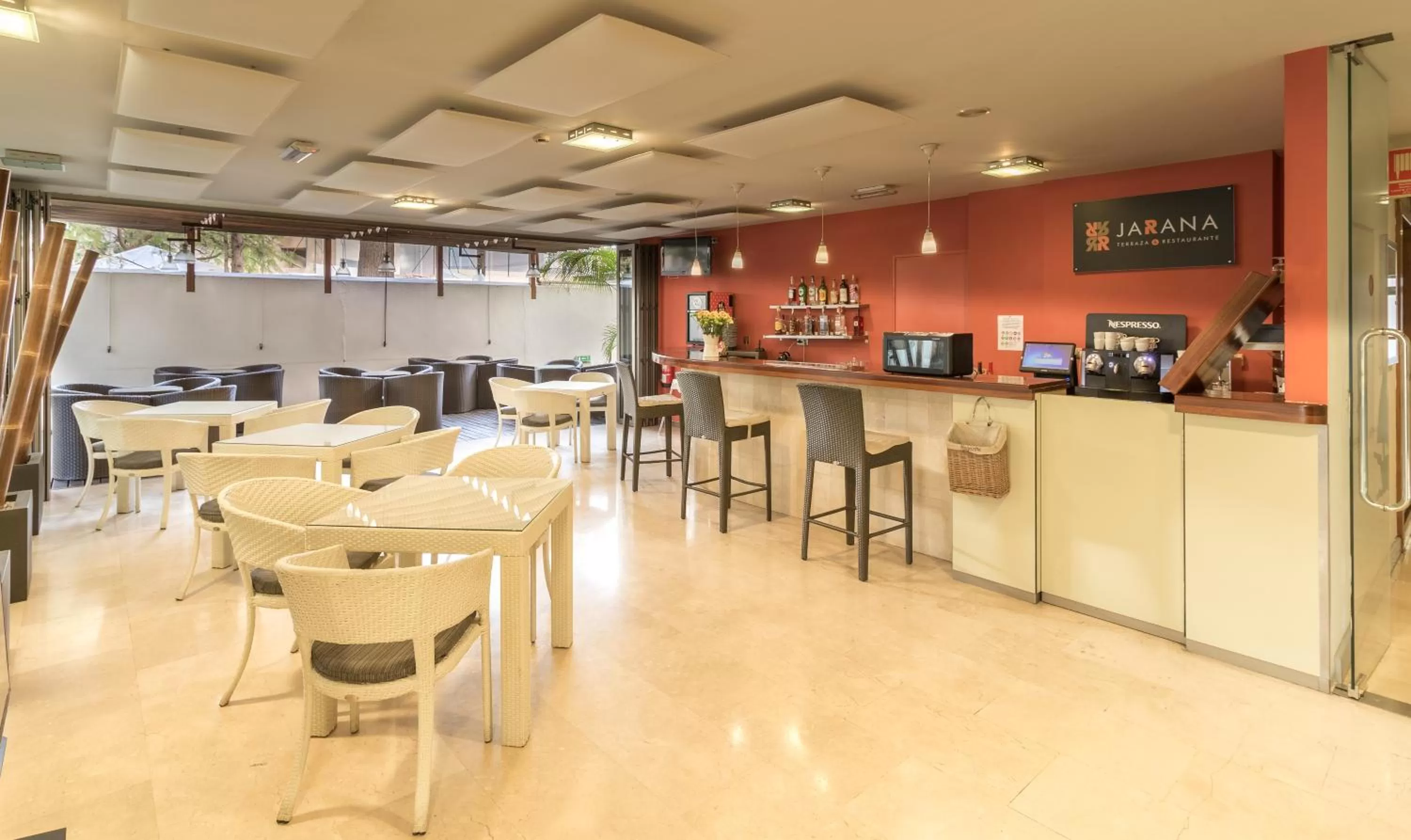 Restaurant/places to eat in Hotel Colon Rambla