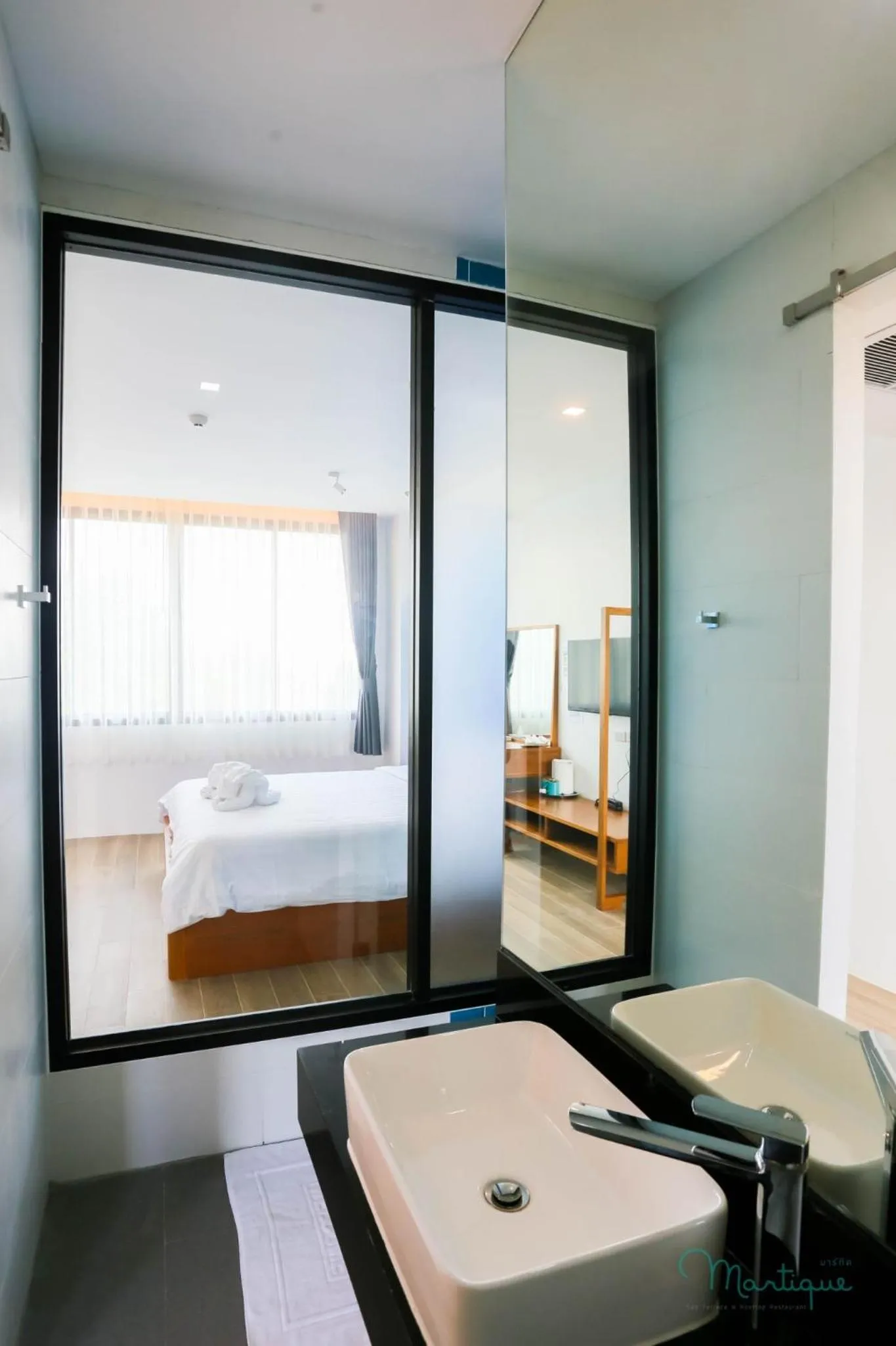 Shower, Bed in Tique Series Boutique Resort (SHA Extra Plus)