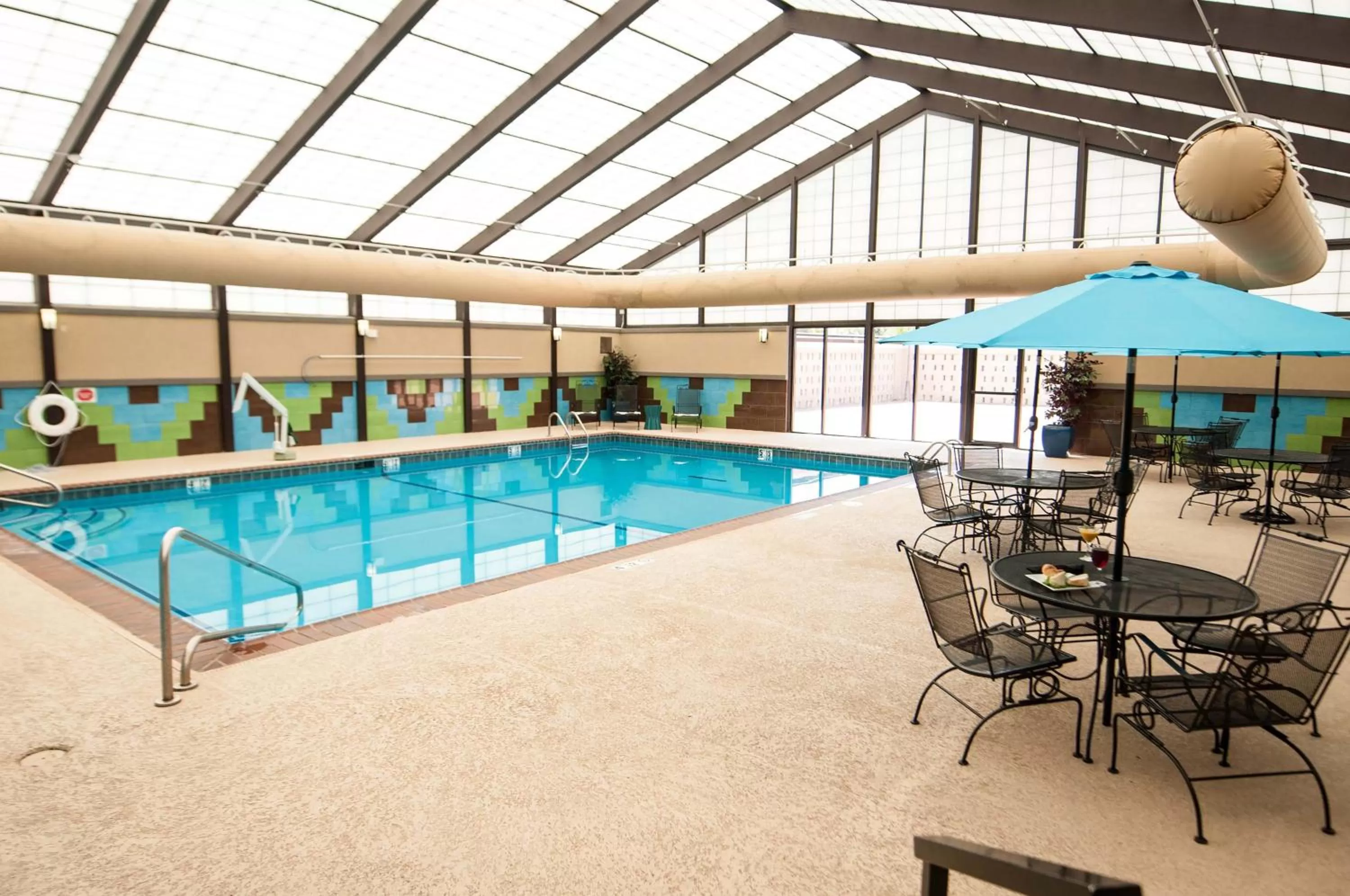 Swimming pool in Holiday Inn St. Louis Airport West Earth City by IHG