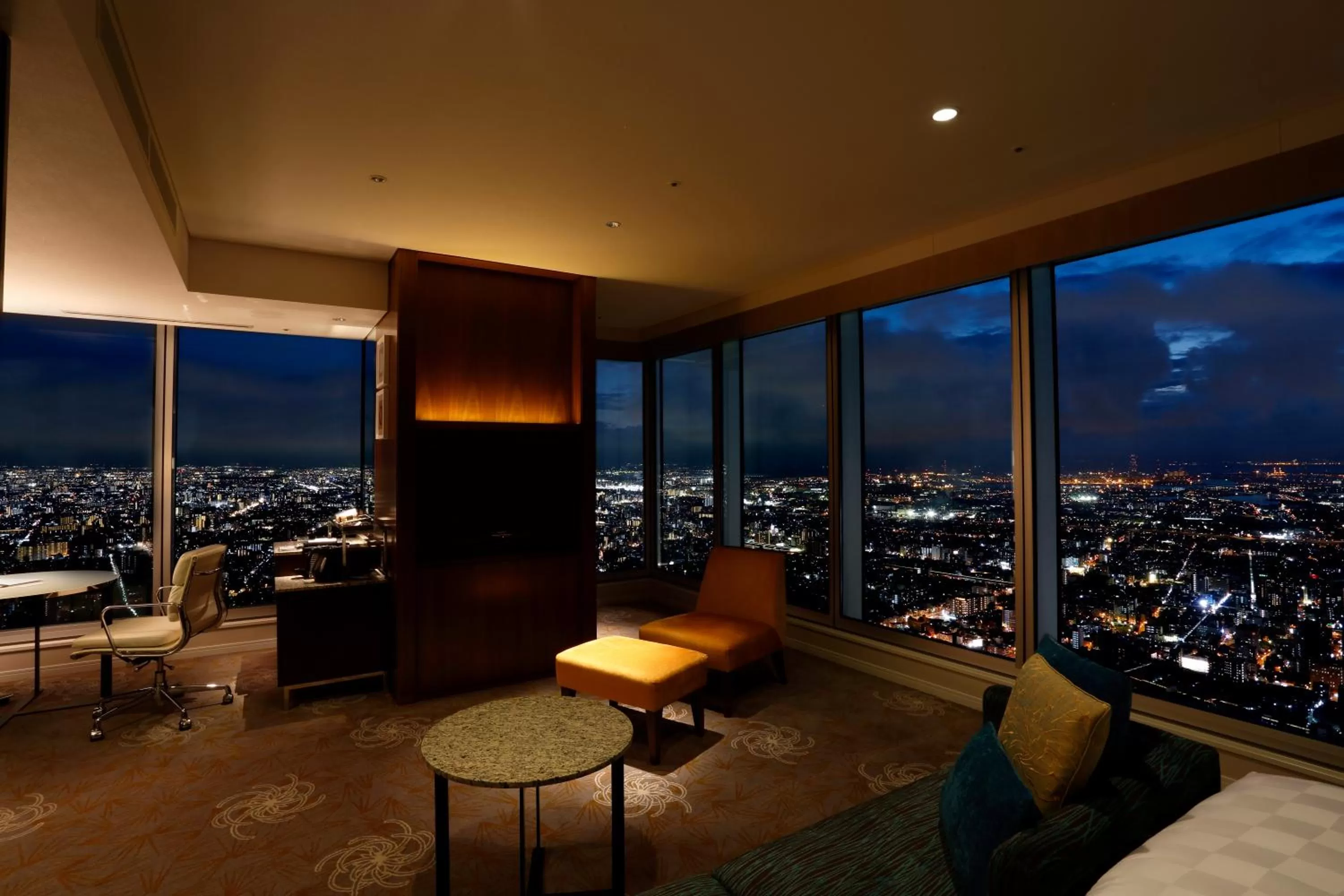 City view in Osaka Marriott Miyako Hotel